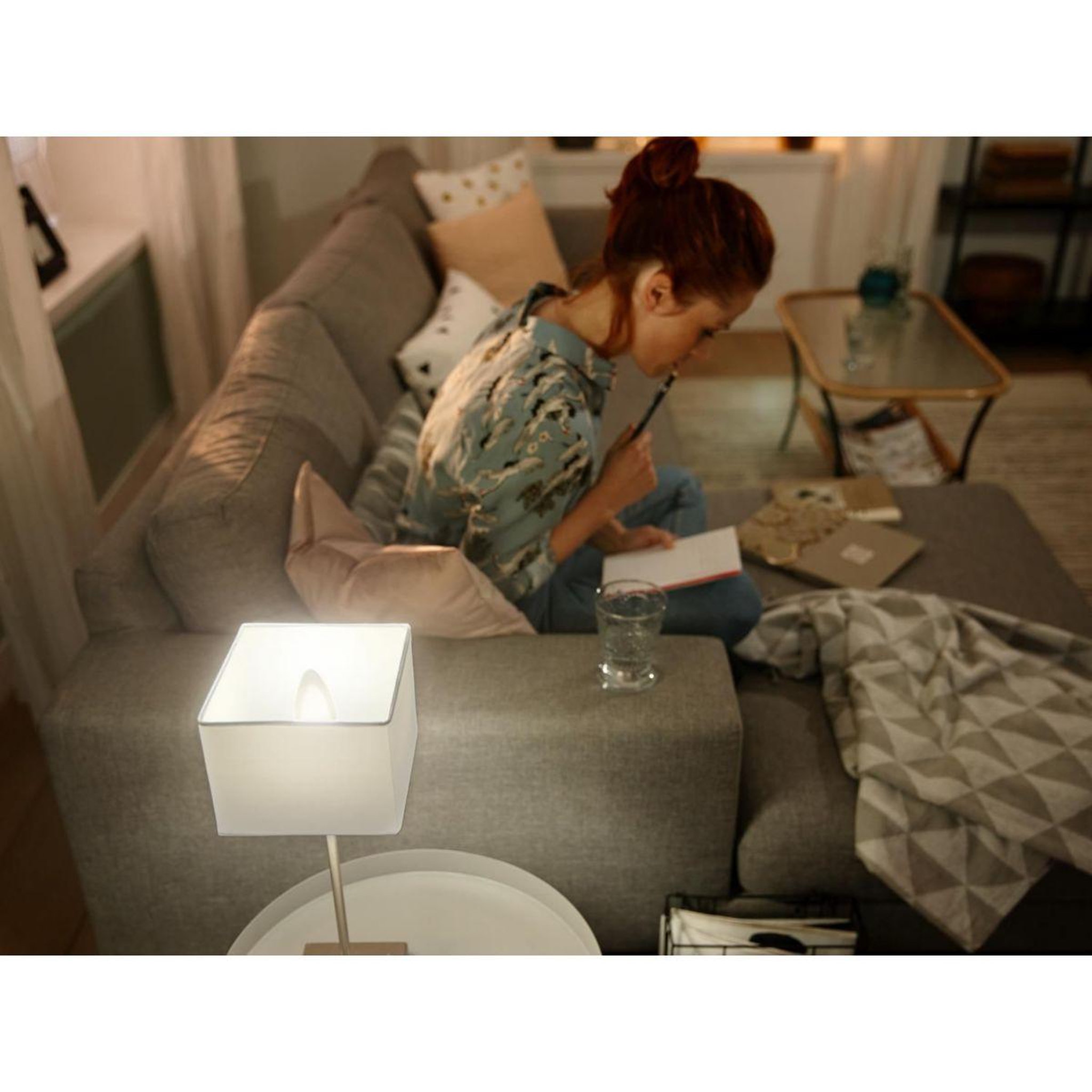 Voir la diapositive 2 : PHILIPS HUE Ampoule LED connectée E14 White Flamme