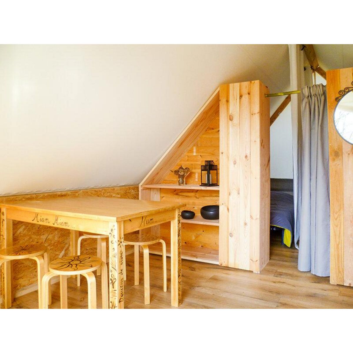 Smartbox Séjour insolite en famille de 2 jours en tente trappeur, près de Toulouse - Coffret Cadeau Séjour