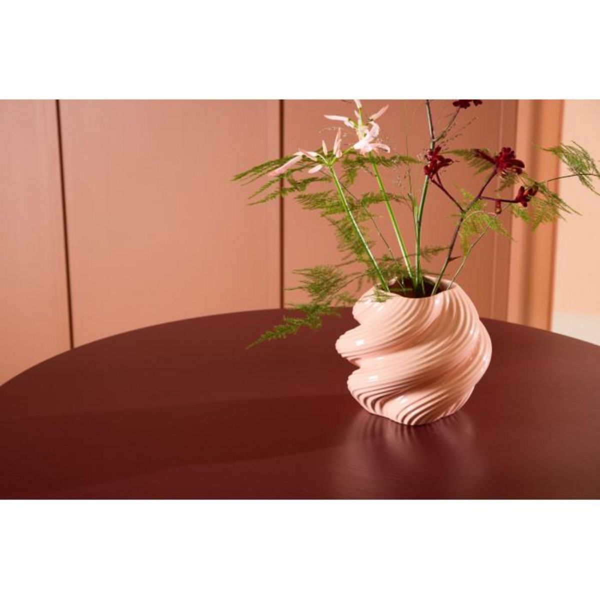 Paris Prix Table à Manger Nervurée  Lenox  110cm Bordeaux