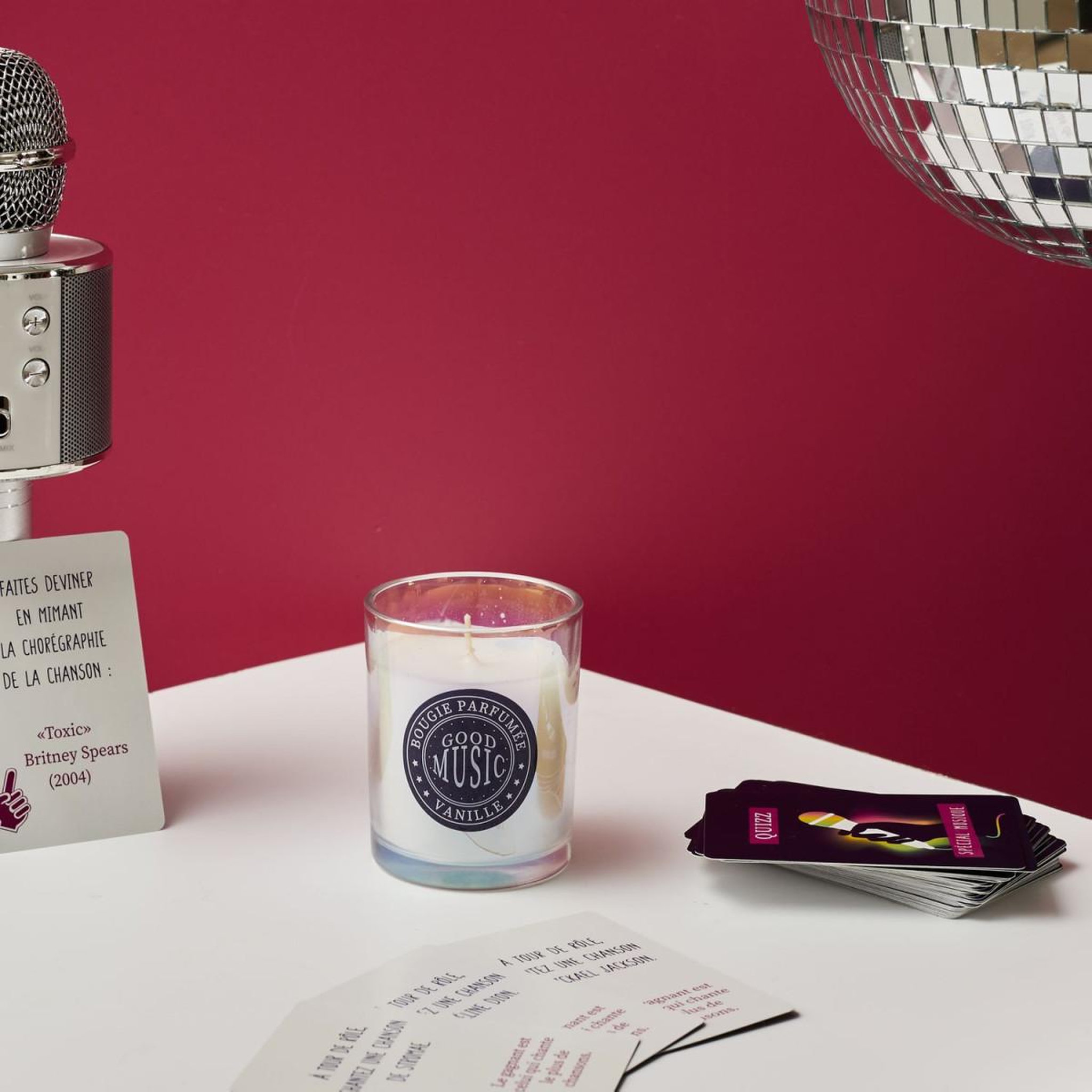 Voir la diapositive 6 : The Home Deco Factory Coffret bougie parfumée & cartes  quizz  7cm vanille