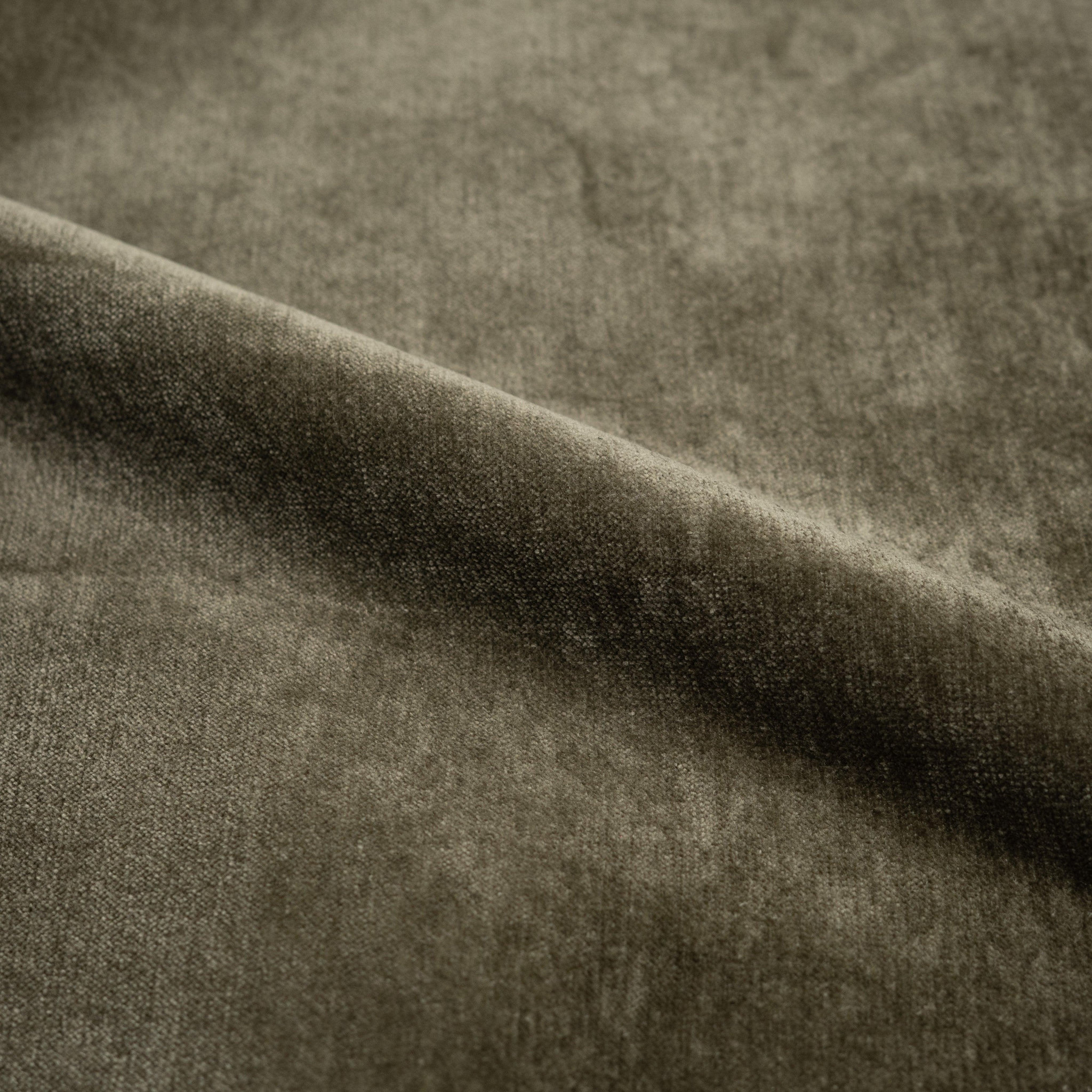 Voir la diapositive 3 : MAISON PAVANE Lit coffre 160x200 cm en tissu vert olive déhoussable-safia