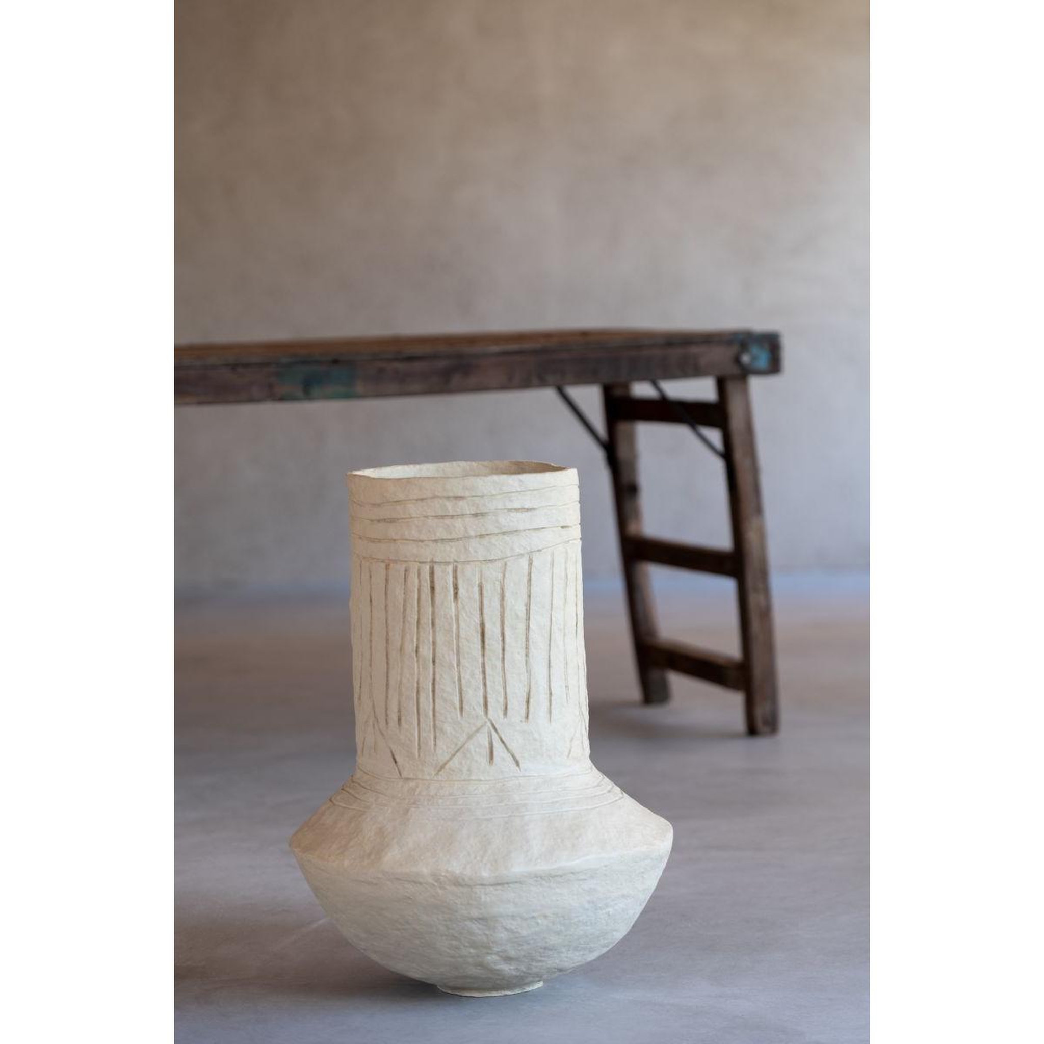 Voir la diapositive 4 : J-LINE Pot déco en papier mâché  gada  60cm naturel