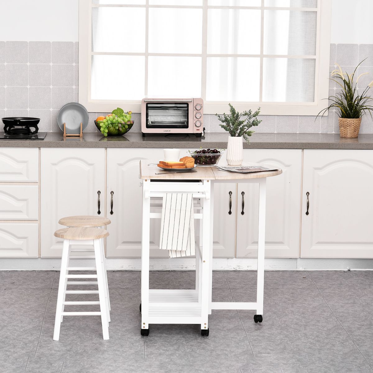 HOMCOM Ensemble table de bar pliable sur roulettes avec étagère et 2 tiroirs + 2 tabourets bois pin MDF blanc chêne clair