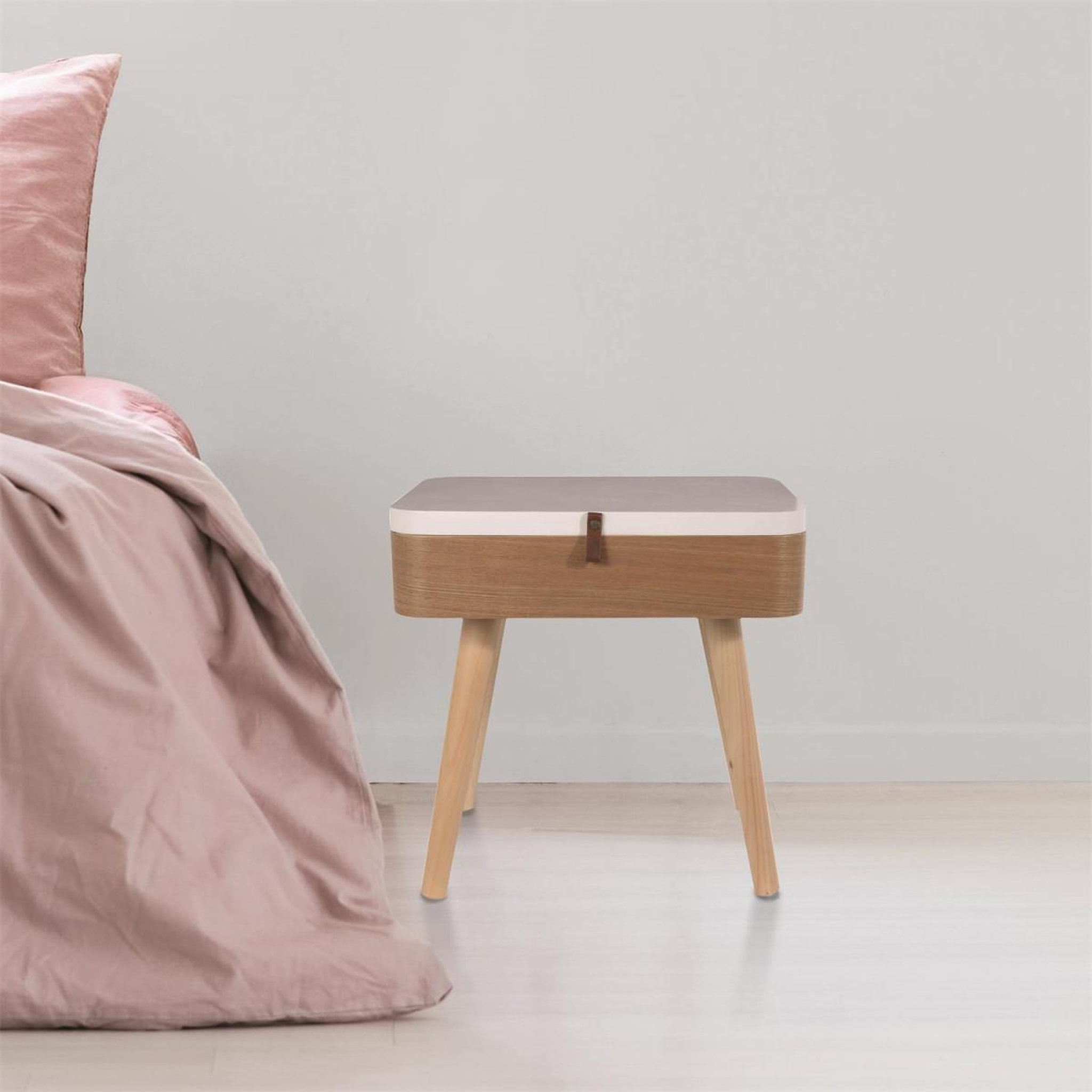 Voir la diapositive 6 : The Home Deco Factory Table de chevet vintage elin - l. 40 x h. 54 cm - blanc