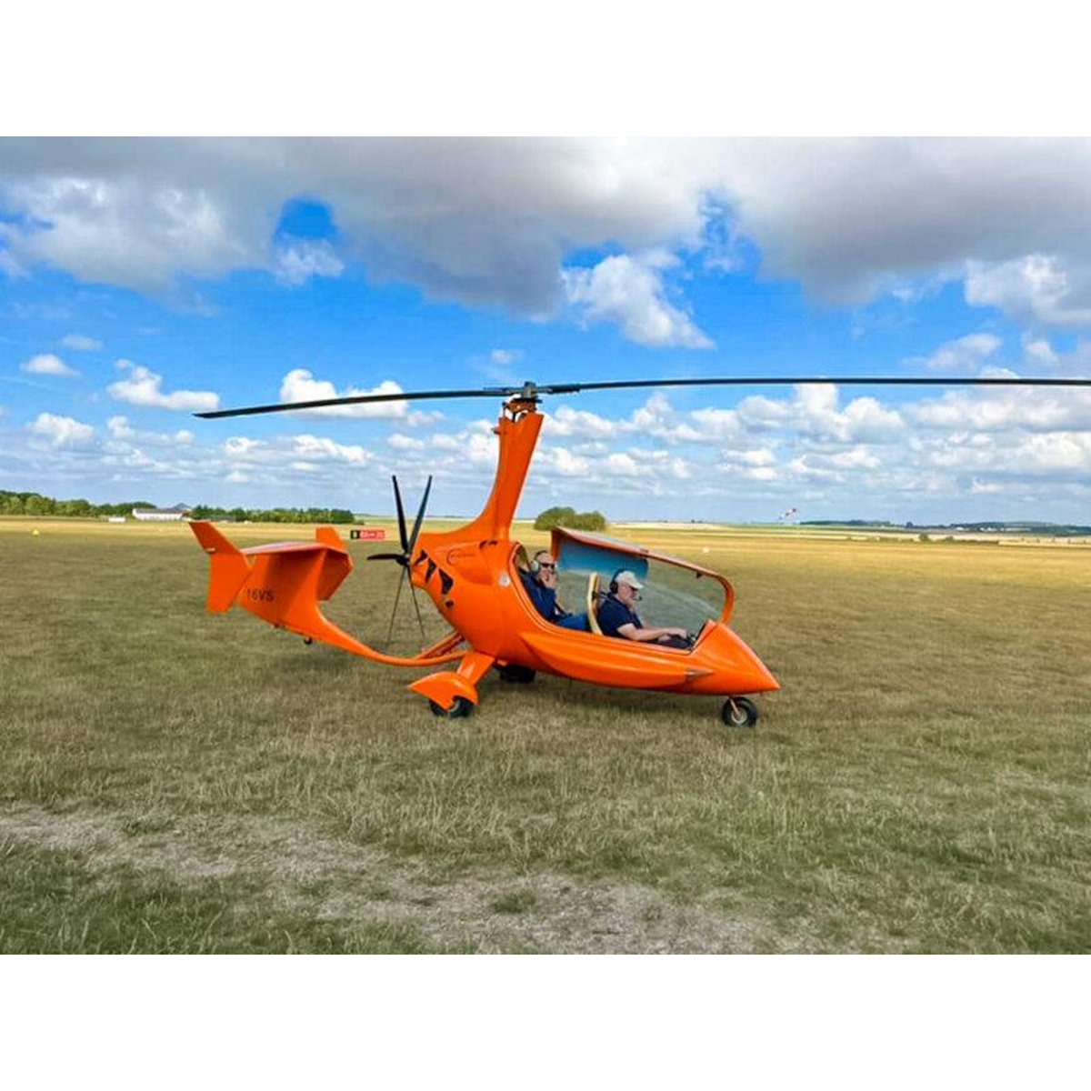 Smartbox Baptême de l'air en ULM Gyrocoptère : 30 min de vol au-dessus de Lille et ses environs - Coffret Cadeau Sport & Aventure