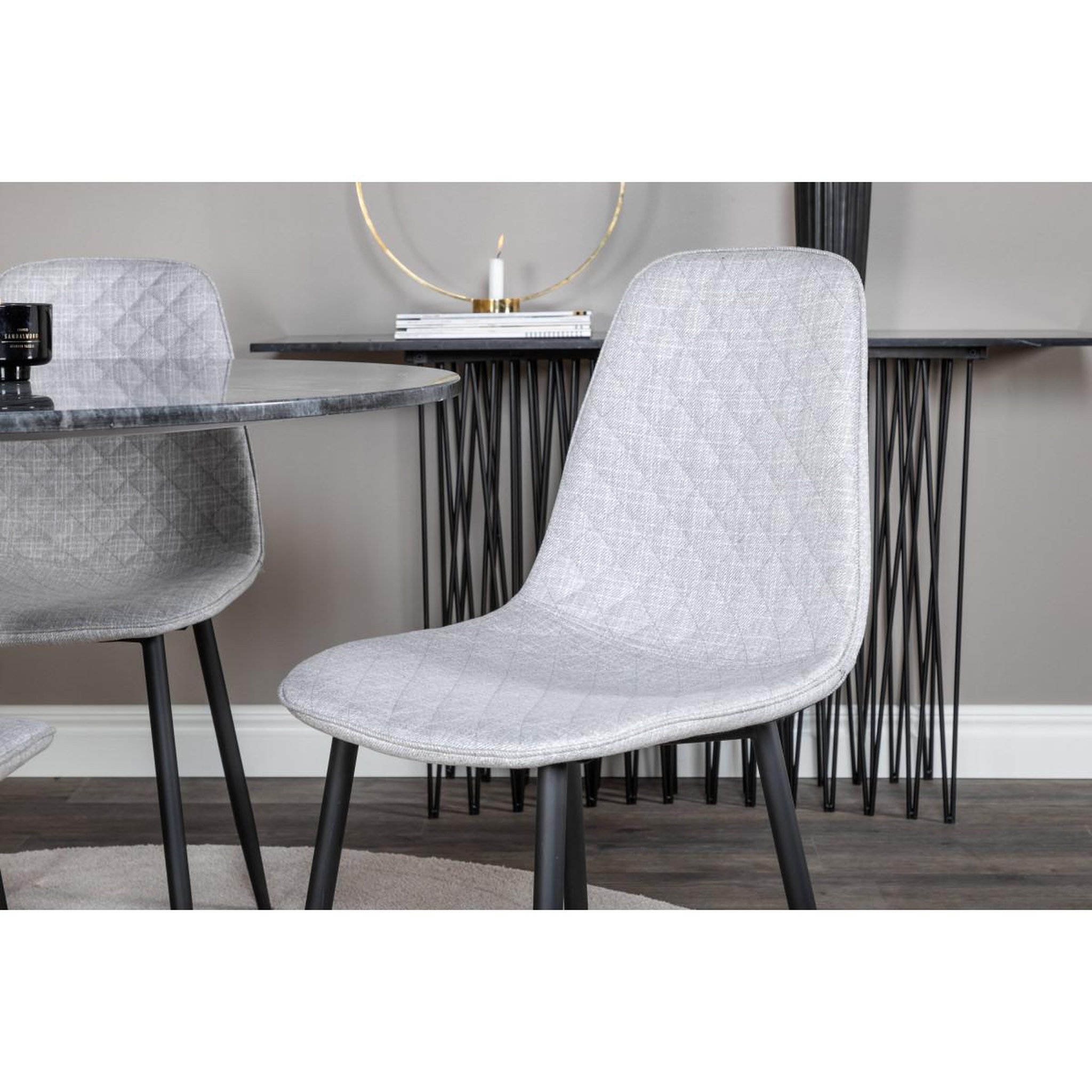 Voir la diapositive 6 : Paris Prix Ensemble table à manger & 4 chaises  estelle ii & polar  106cm noir & gris