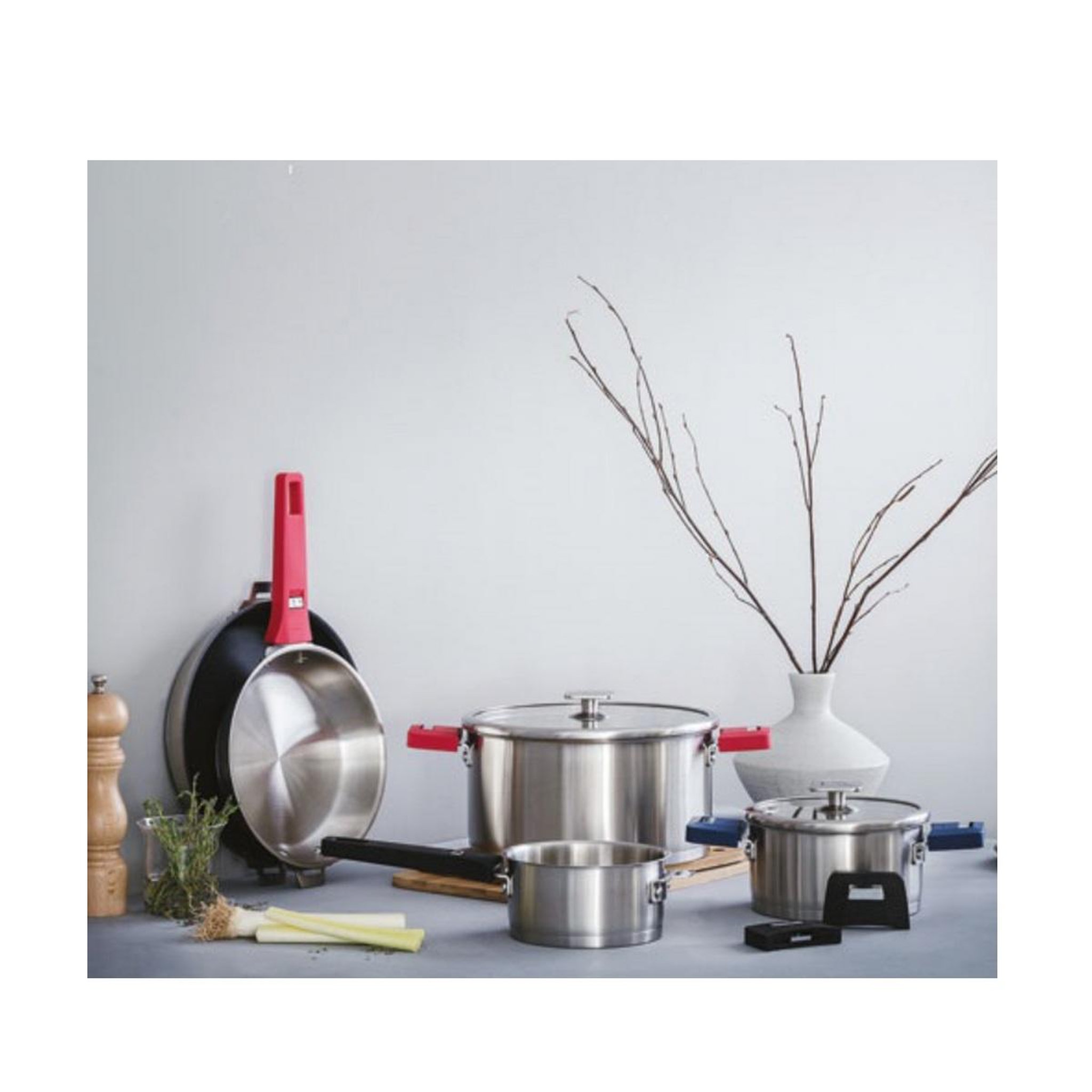 Voir la diapositive 5 : Lacor Casserole inox 20cm - 56620