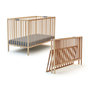 Voir la diapositive 3 : AT4 Lit bois pliant vernis naturel a barreaux webaby