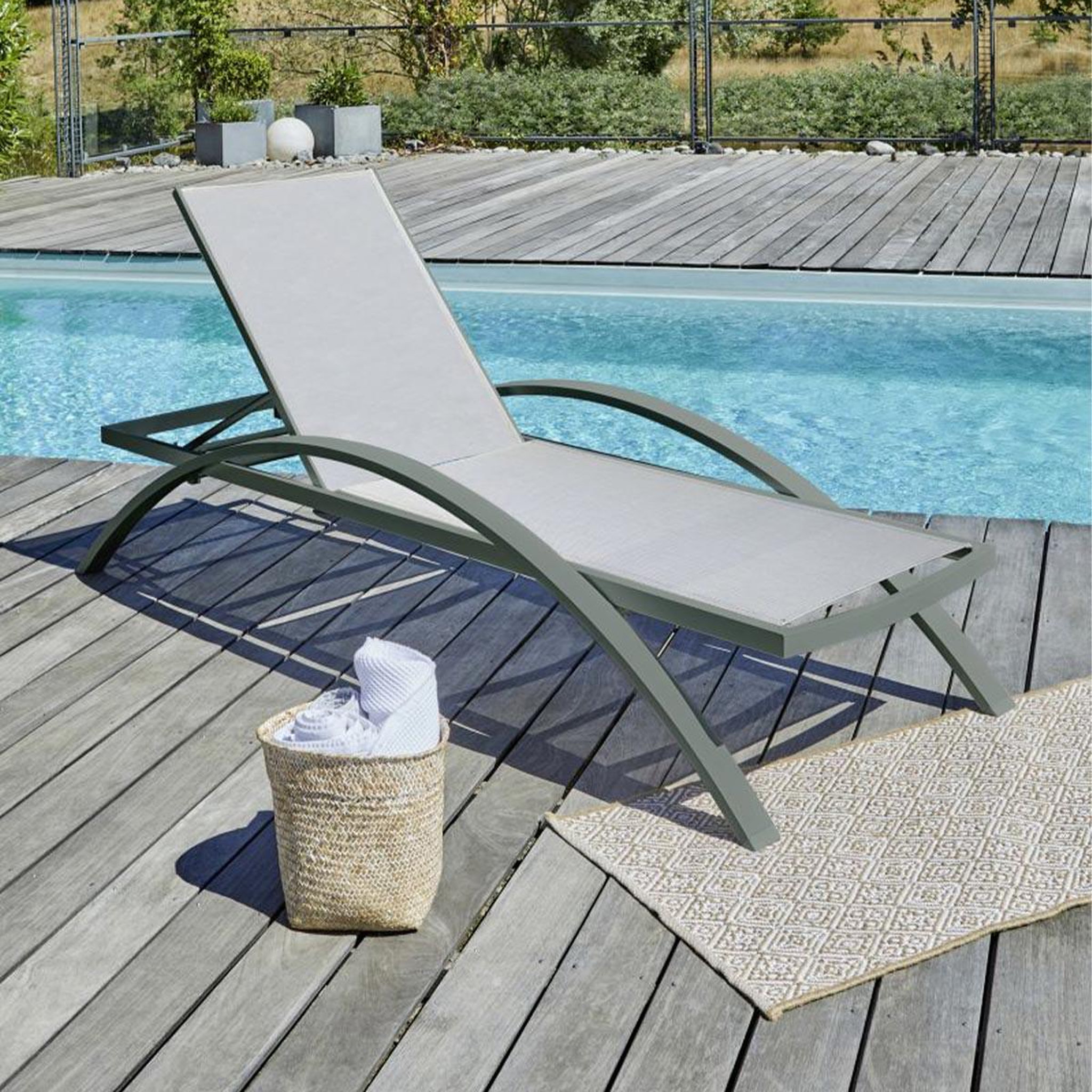 Voir la diapositive 2 : DCB GARDEN Lot de 2 Bains de Soleil Empilables  Barcelona  195cm Kaki