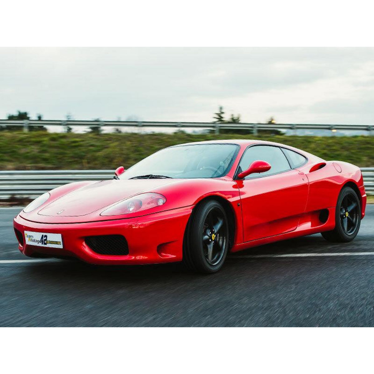 Smartbox Stage de pilotage : 5 tours en Ferrari 360 Modena ou Audi R8 près de Saint-Étienne - Coffret Cadeau Sport & Aventure