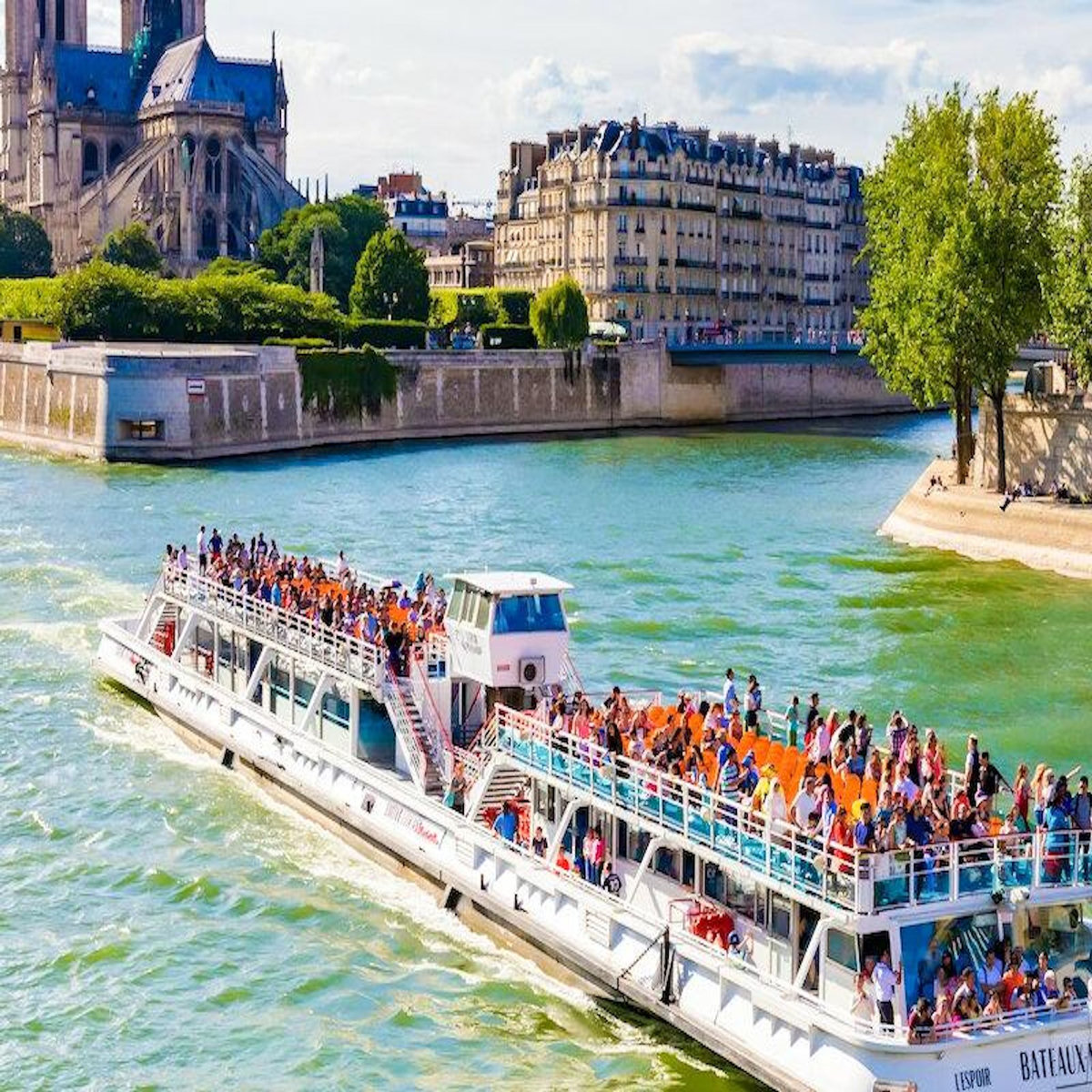 Smartbox Croisière sur la Seine en bateau-mouche pour 2 adultes - Coffret Cadeau Sport & Aventure