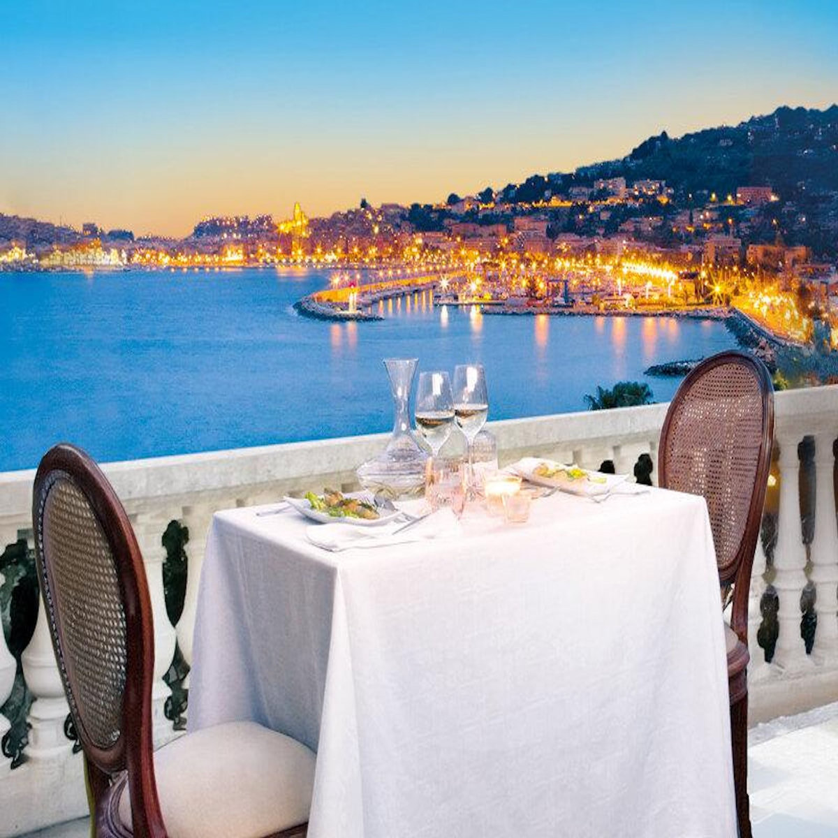 Smartbox Escapade romantique avec dîner raffiné en amoureux - Coffret Cadeau Séjour