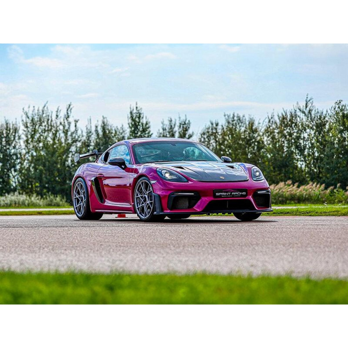 Smartbox Stage de pilotage : 4 tours sur le circuit de Trappes en Porsche Cayman 718 GT4 RS - Coffret Cadeau Sport & Aventure