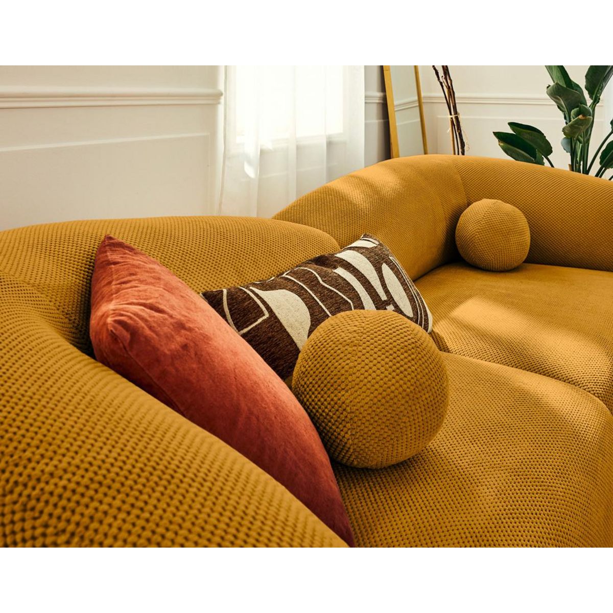 LISA DESIGN Charles - canapé droit 4 places en velours texturé