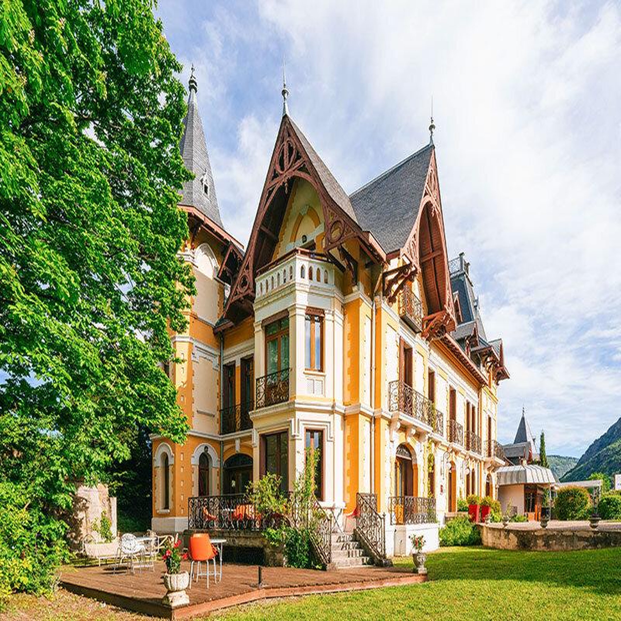 Voir la diapositive 4 : Smartbox Séjour de 2 jours en manoir avec accès au hammam aux portes des pyrénées ariègeoises - coffret cadeau séjour