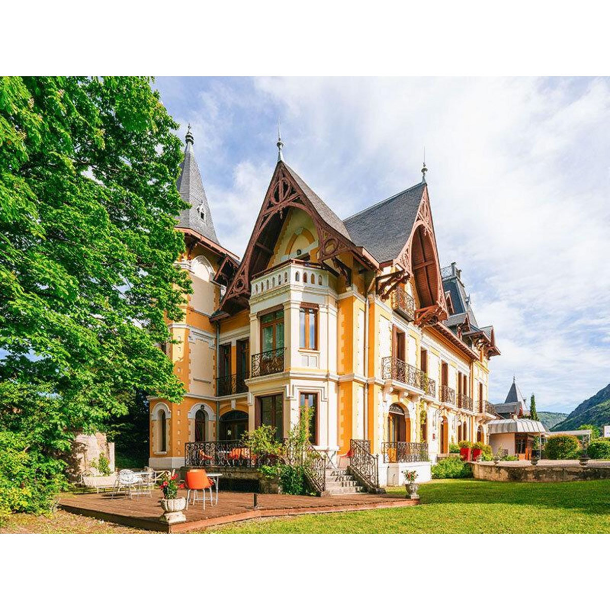 Smartbox Séjour de 2 jours en manoir avec accès au hammam aux portes des Pyrénées ariègeoises - Coffret Cadeau Séjour