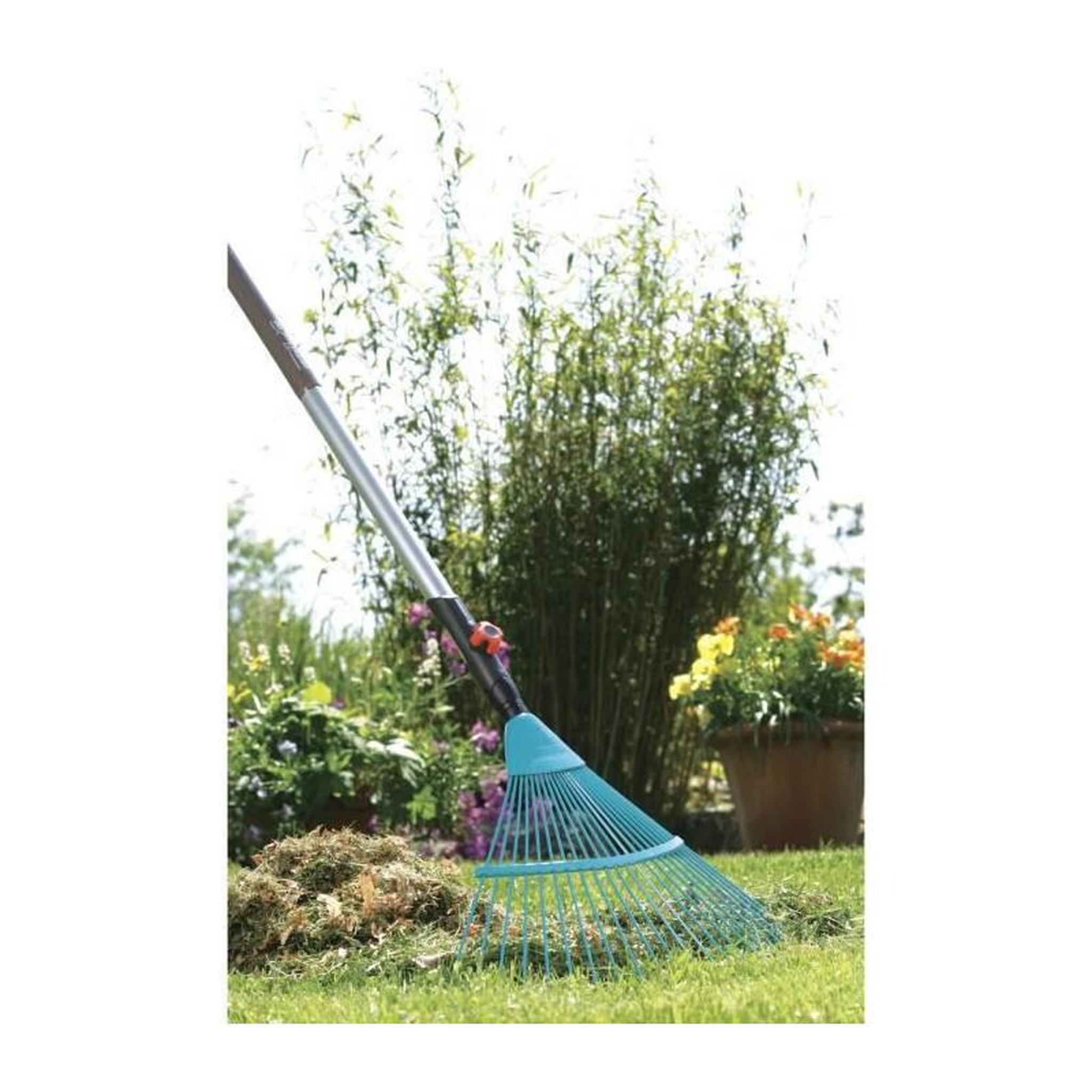 Voir la diapositive 3 : Gardena GARDENA Rateau a gazon 50cm Combisystem - Fil de fer solide - 22 dents - Ratissage petite surface herbe - Garantie 25 ans 3100-2