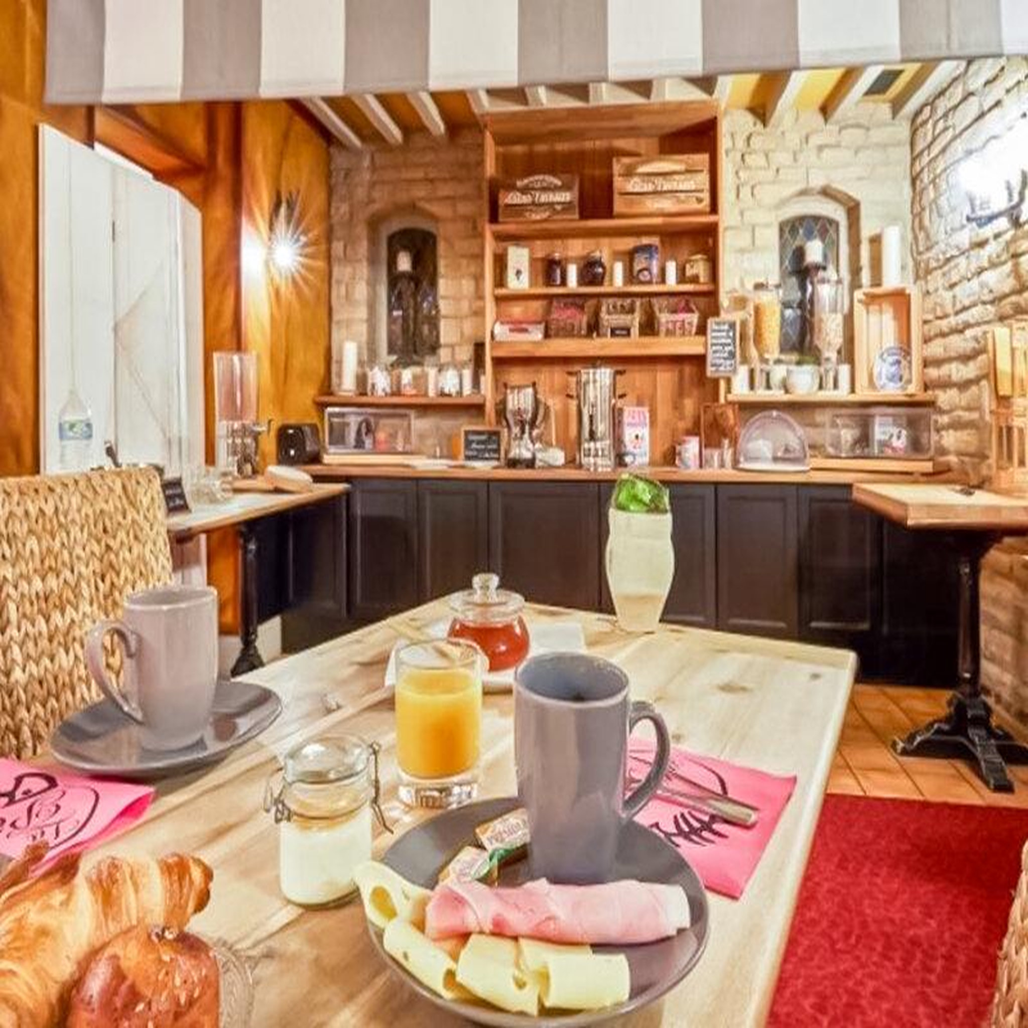 Voir la diapositive 3 : Smartbox Séjour gourmand en bord de mer : 3 jours en manoir avec dîner près de cabourg - coffret cadeau séjour