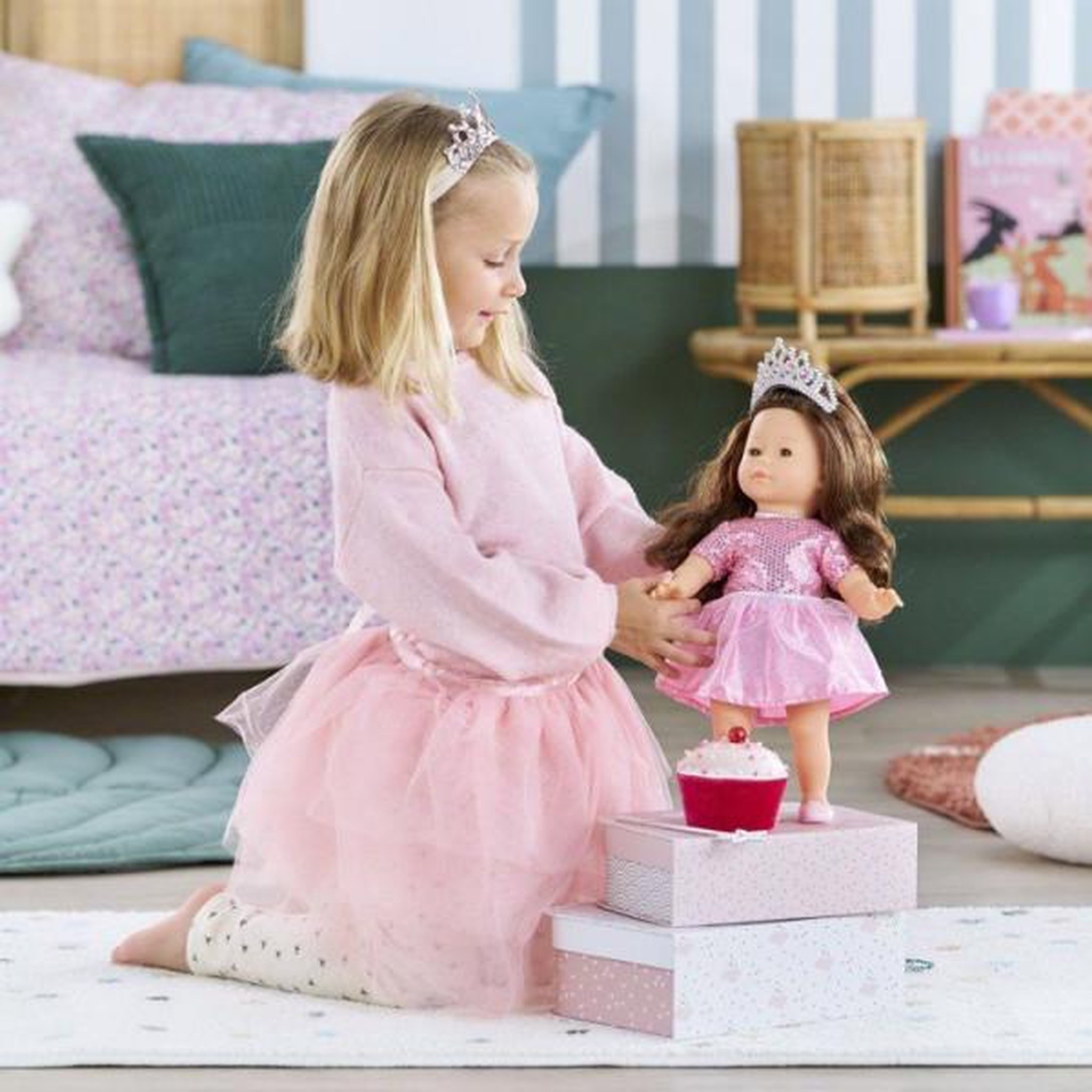 Voir la diapositive 4 : COROLLE Mc Coffret Princesse Anniversaire poupee 36 cm