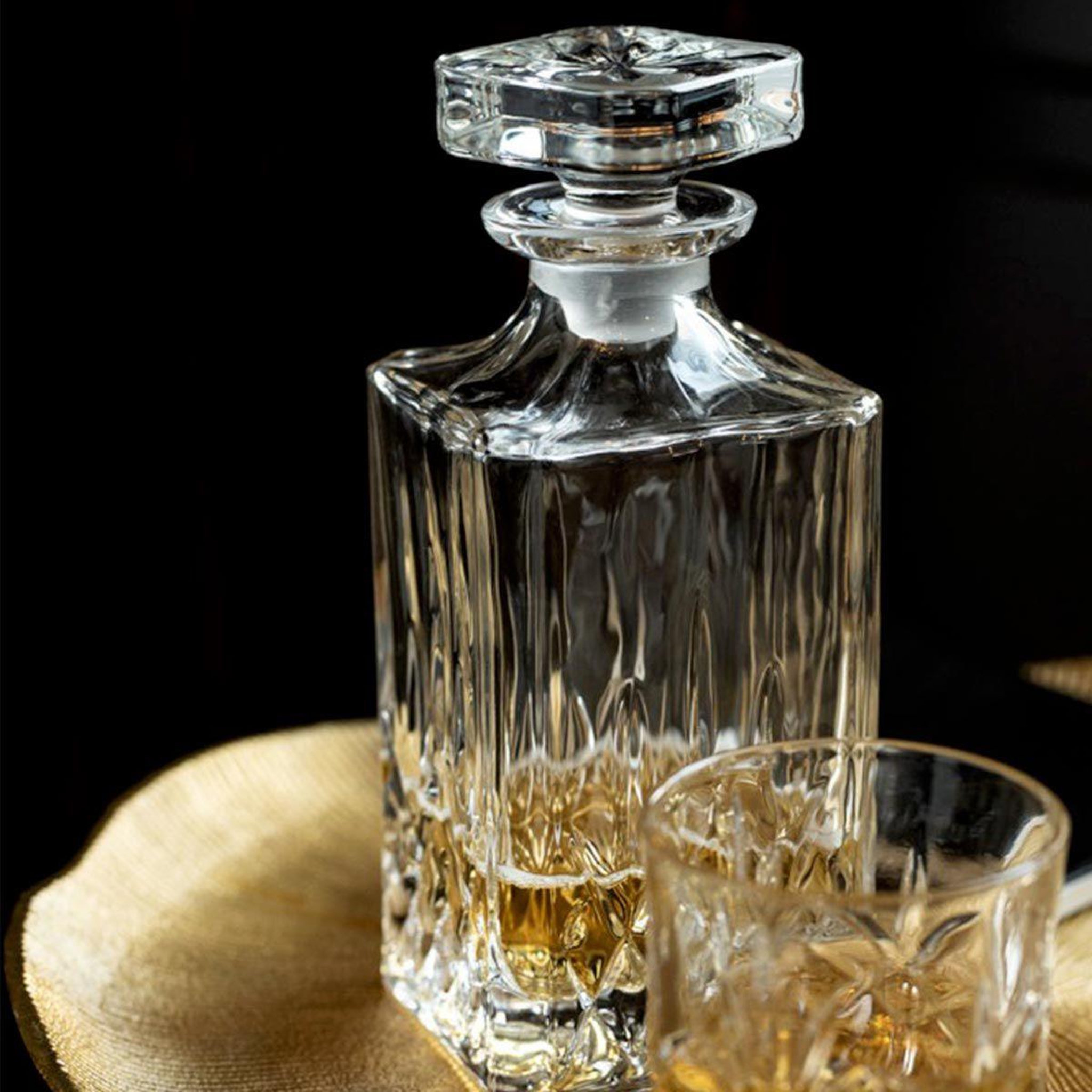 Voir la diapositive 2 : J-LINE Carafe & bouchon design  taille  22cm transparent