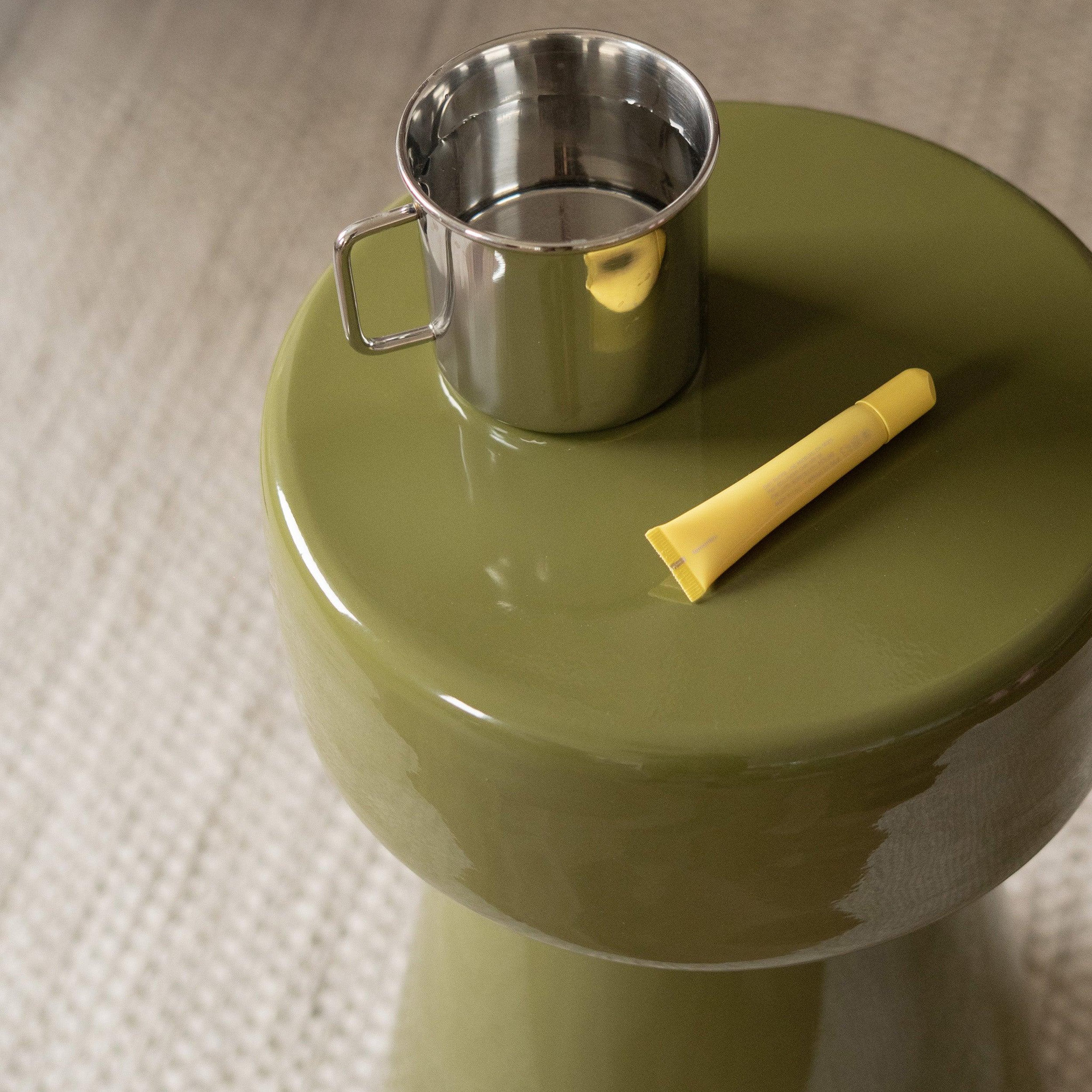 Voir la diapositive 3 : MAISON PAVANE Table d'appoint ronde en métal vert kaki D30 cm-Athéna