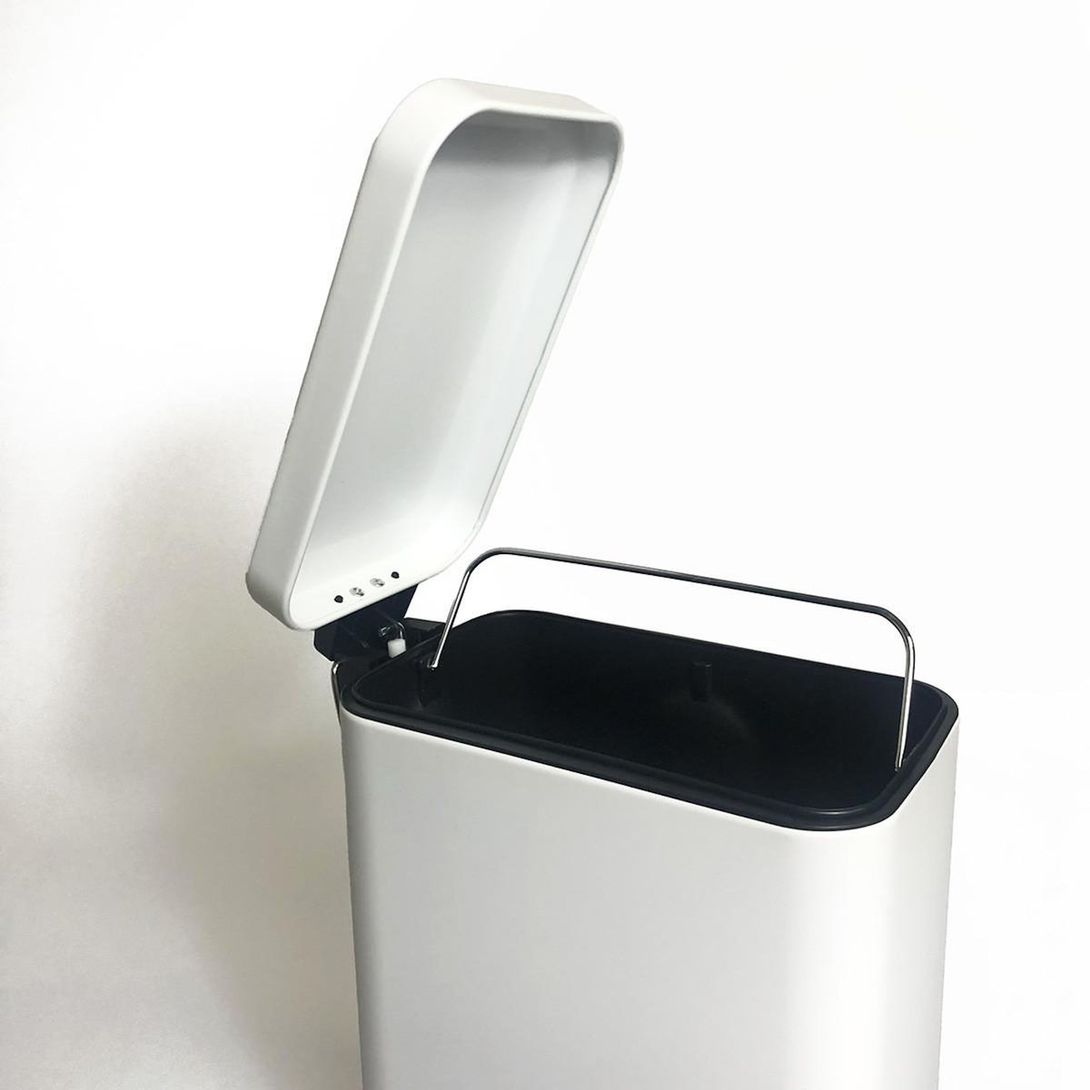 GUY LEVASSEUR Poubelle salle de bain 5L à pédale