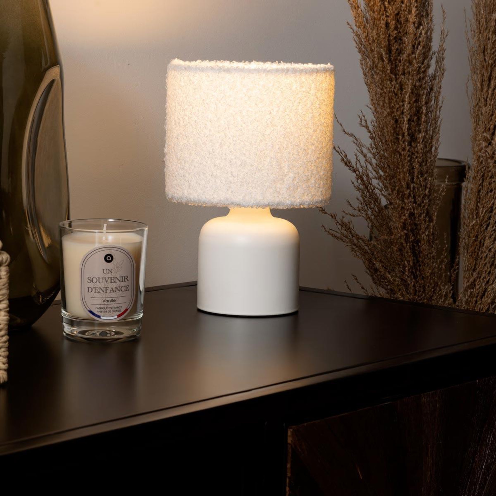 Voir la diapositive 4 : ATMOSPHERA Lampe à poser bouclette  bona  22cm blanc