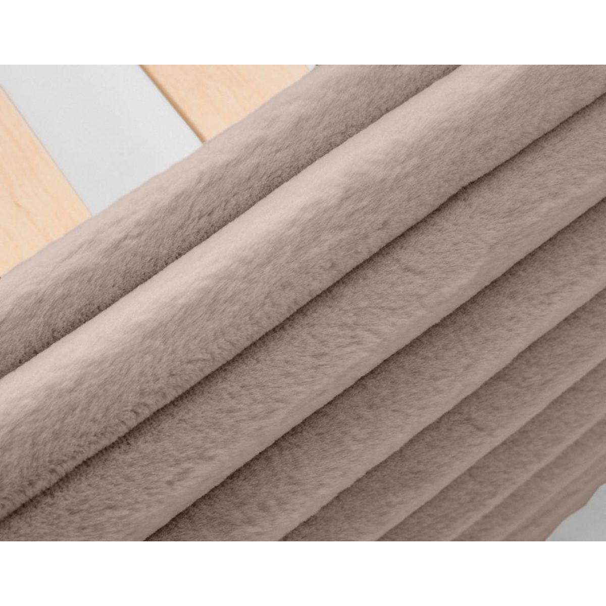 BEST MOBILIER Cristal - lit coffre - 180x200 - sommier inclus - fausse fourrure côtelée