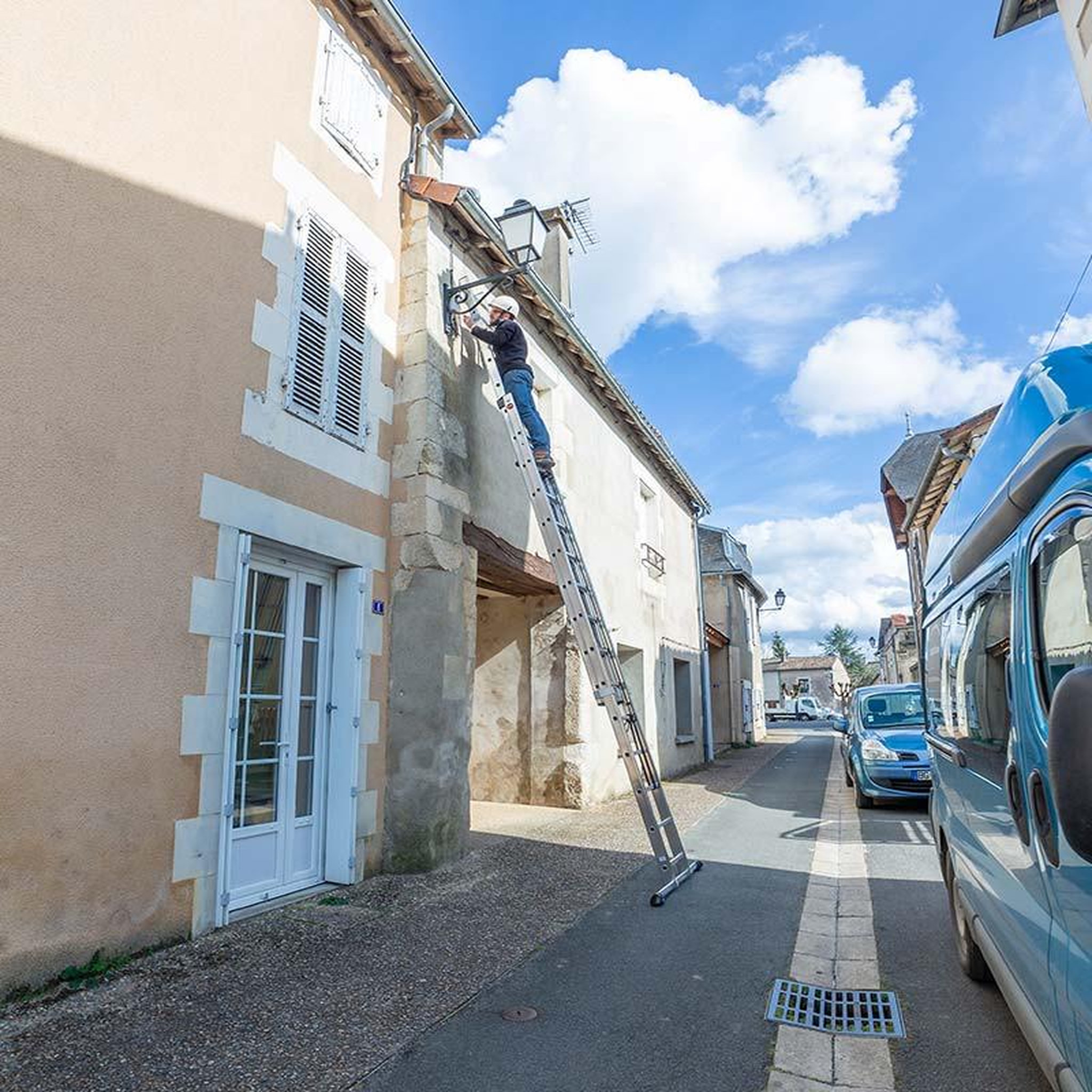 Voir la diapositive 2 : HAILO Echelle coulissante à corde 2 plans 2x16 échelons 7,9m/8,7m en aluminium hailo profistep duo