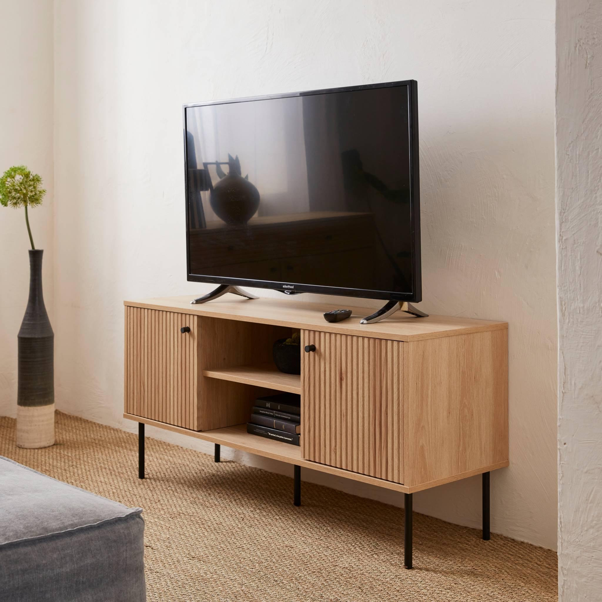 Voir la diapositive 2 : SWEEEK Meuble TV. Braga. deux portes. deux niches. une étagère.  L 120 x l 39 x H 56.2cm