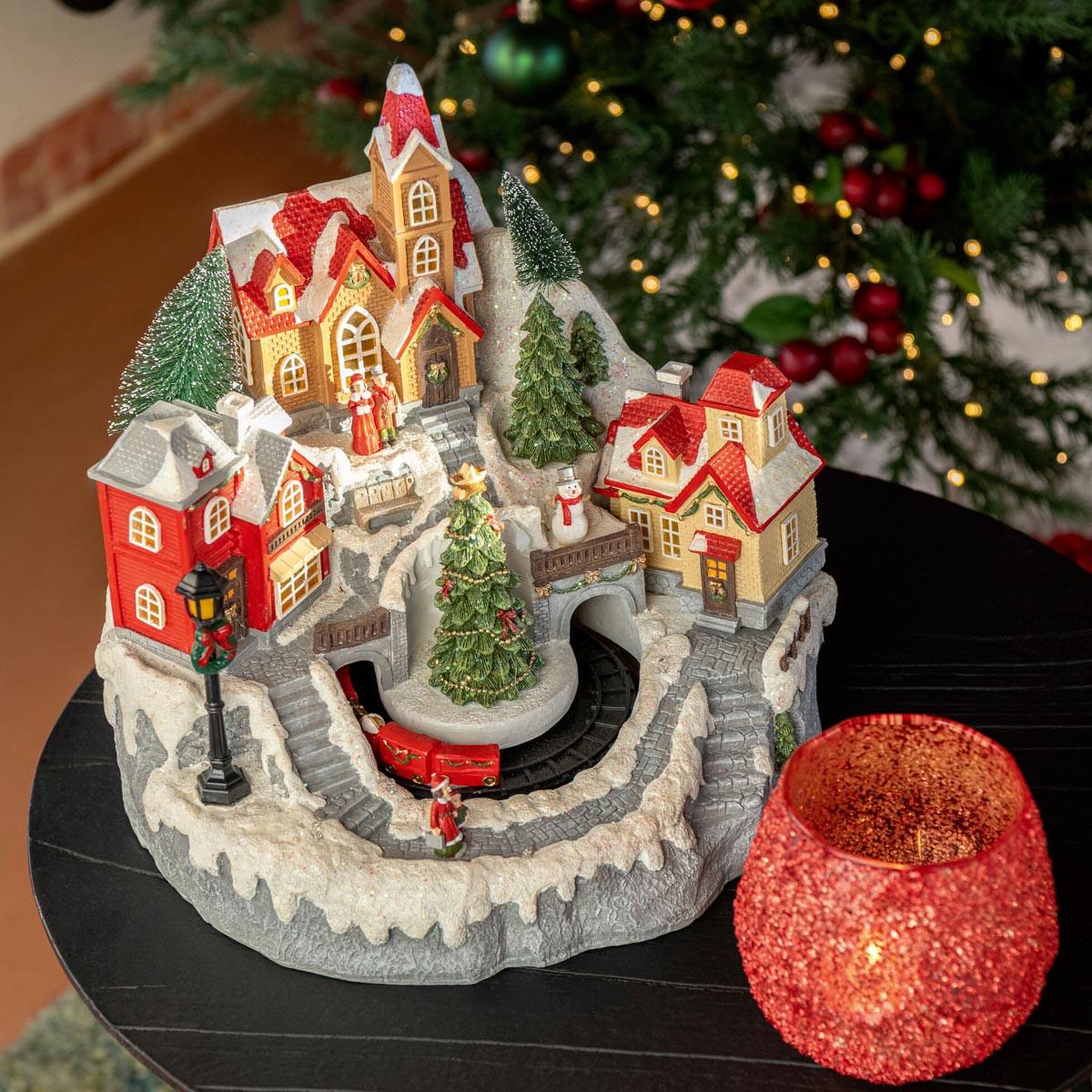 Voir la diapositive 6 : J-LINE Village de noël  train  28cm multicolore
