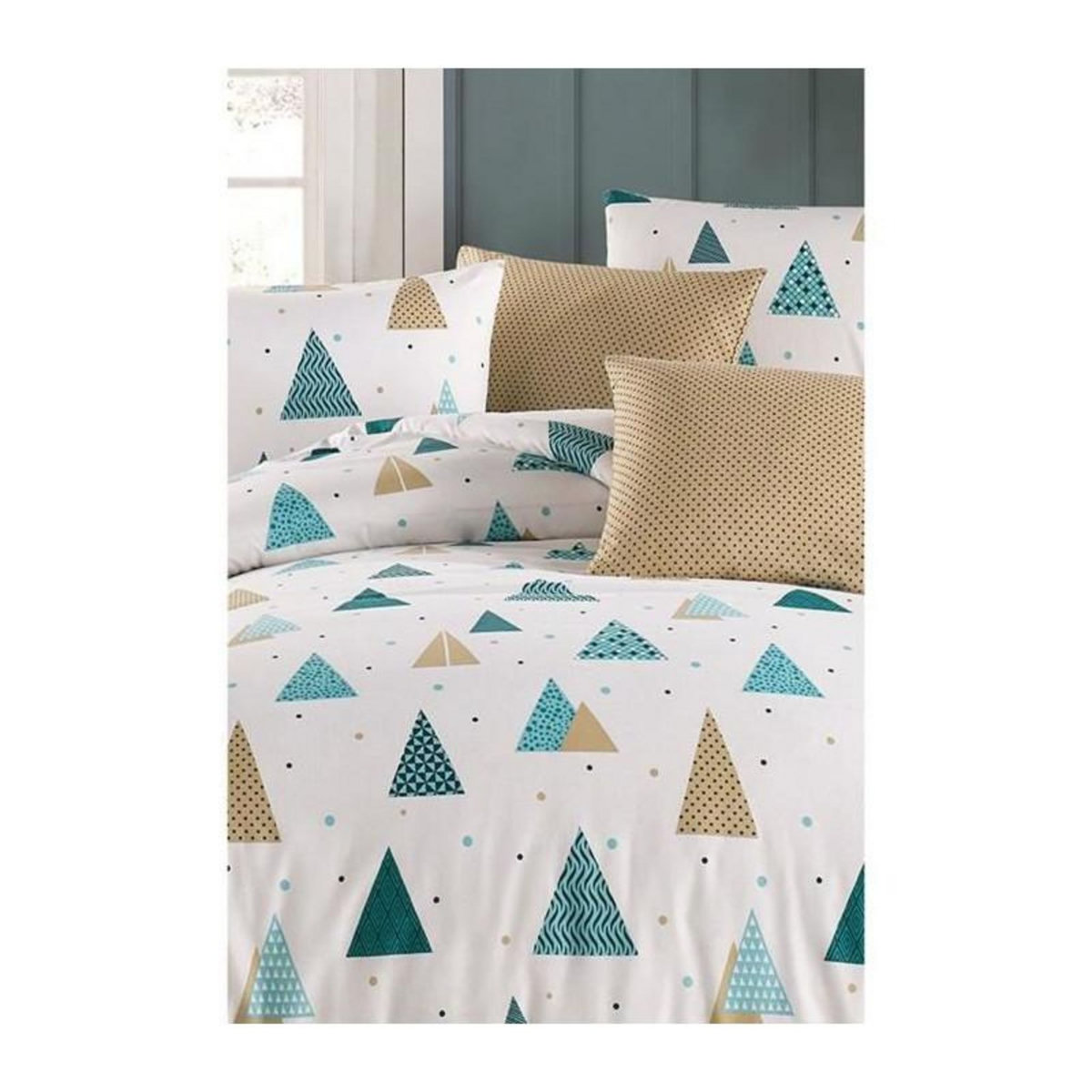 GENERIQUE Parure de lit - 1 housse de couette 220 x 240 cm + 2 taies d'oreiller 60 x 60 cm - 65% coton, 35% polyester - Blanc