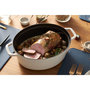 Voir la diapositive 5 : Staub Cocotte 33 cm Truffe blanche fonte