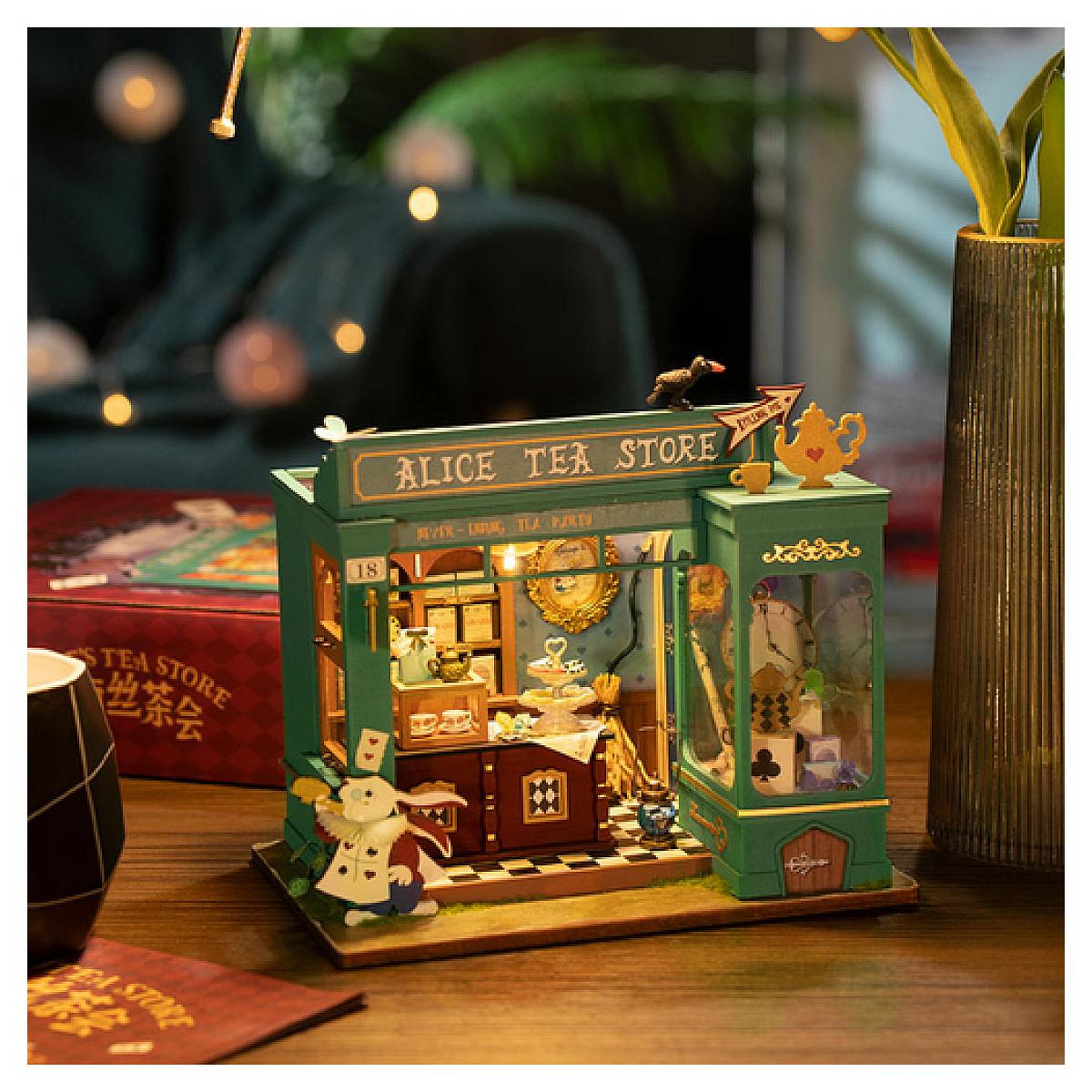 Voir la diapositive 4 : ROBOTIME Maquette Alice's Tea Store