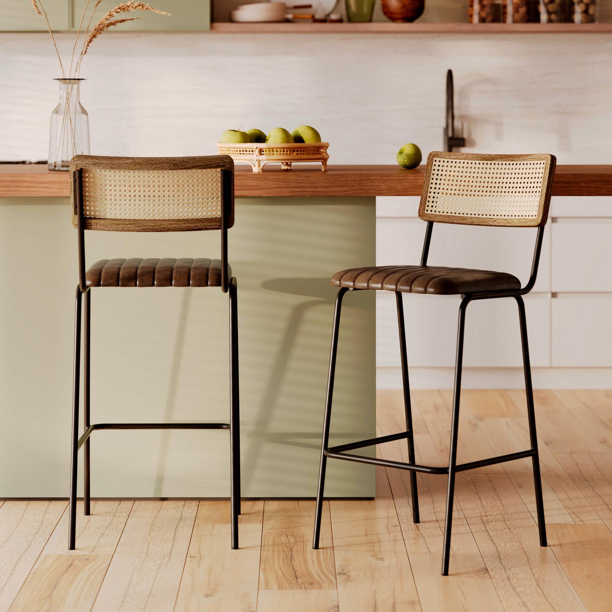Voir la diapositive 2 : MAISON PAVANE Lot de 2 chaises de bar 76 cm en cannage et cuir marron-arsène
