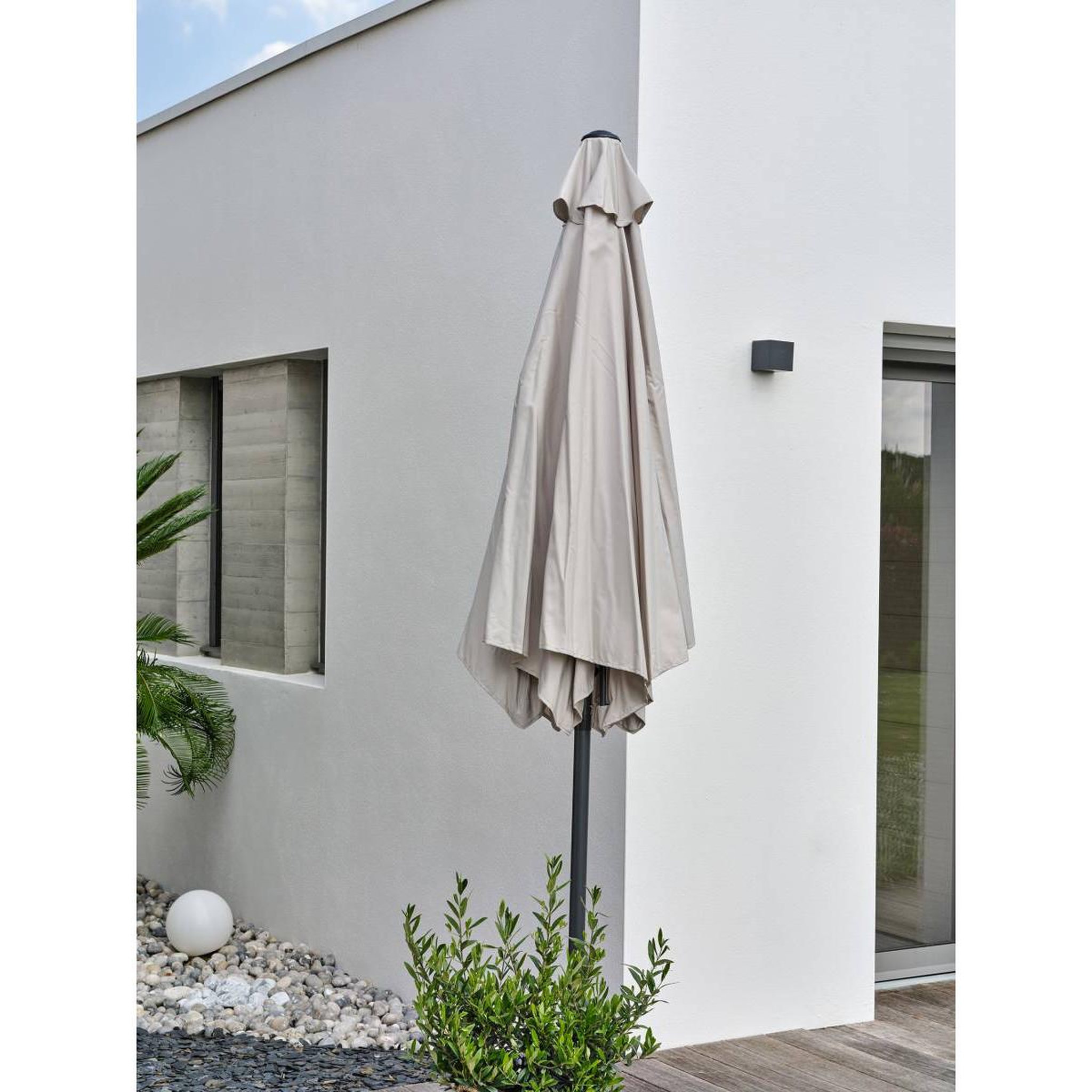 Voir la diapositive 6 : DCB GARDEN Parasol Inclinable à Manivelle  Marbella  270cm Anthracite
