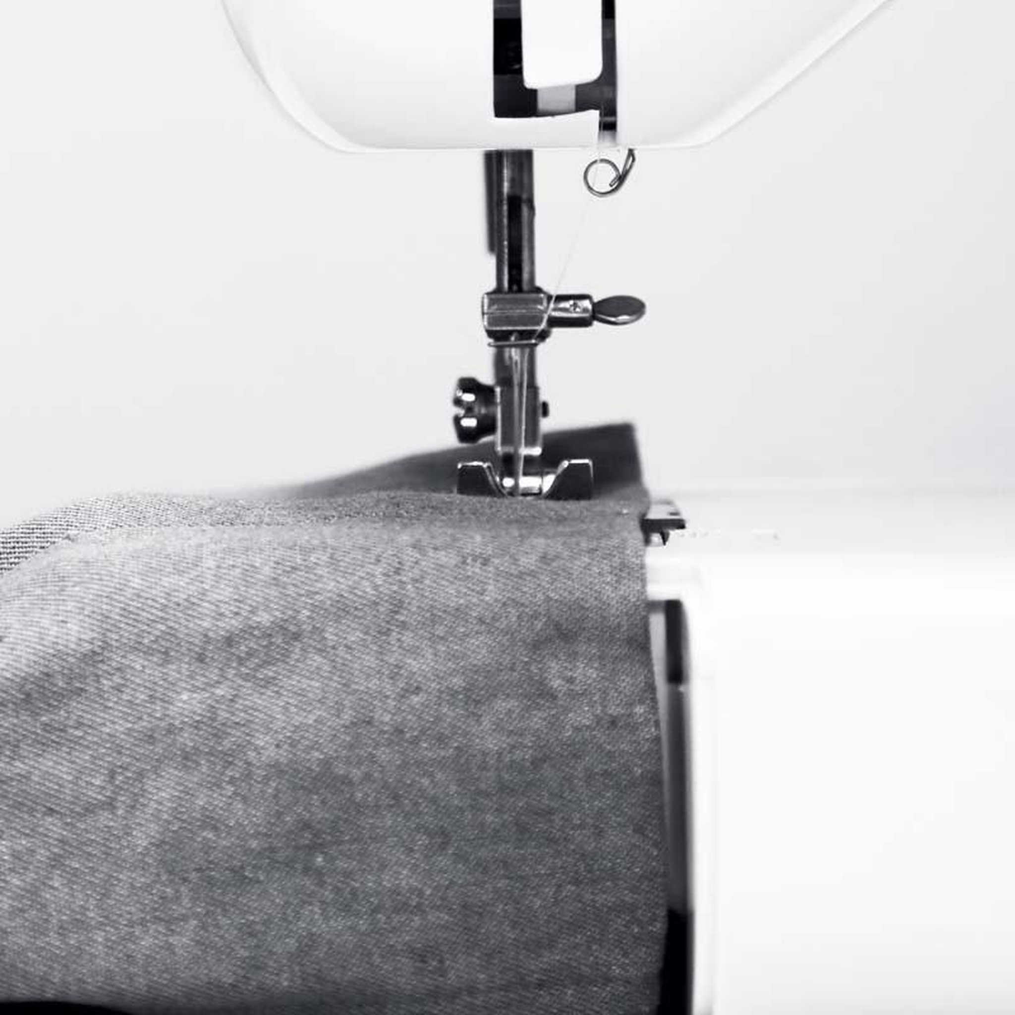 Voir la diapositive 5 : Harper Machine à coudre avec éclairage led et accessoires mac3pop harper