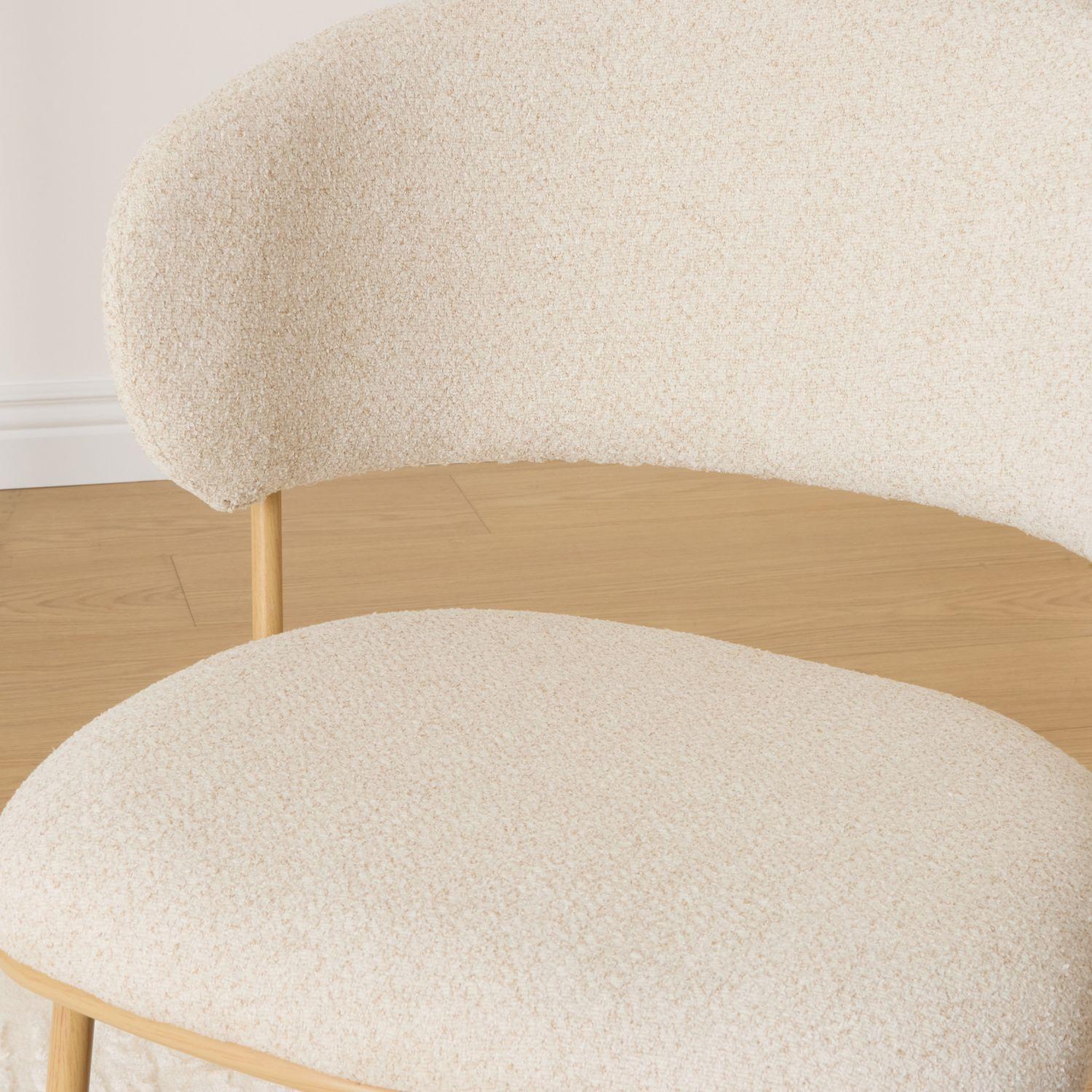 Voir la diapositive 6 : TOILINUX Lot de 2 chaises en tissu chenille et pieds métal alba
