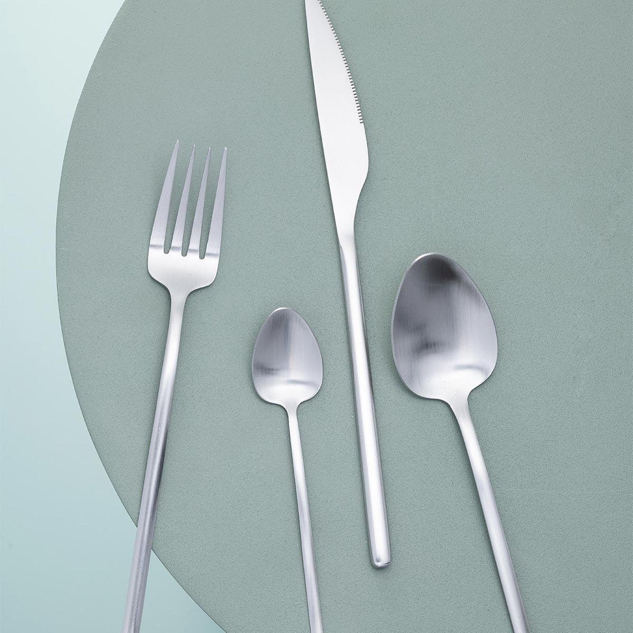 Voir la diapositive 2 : J-LINE Ménagère 24 Pièces en Inox  Irvin Mat  27cm Argent