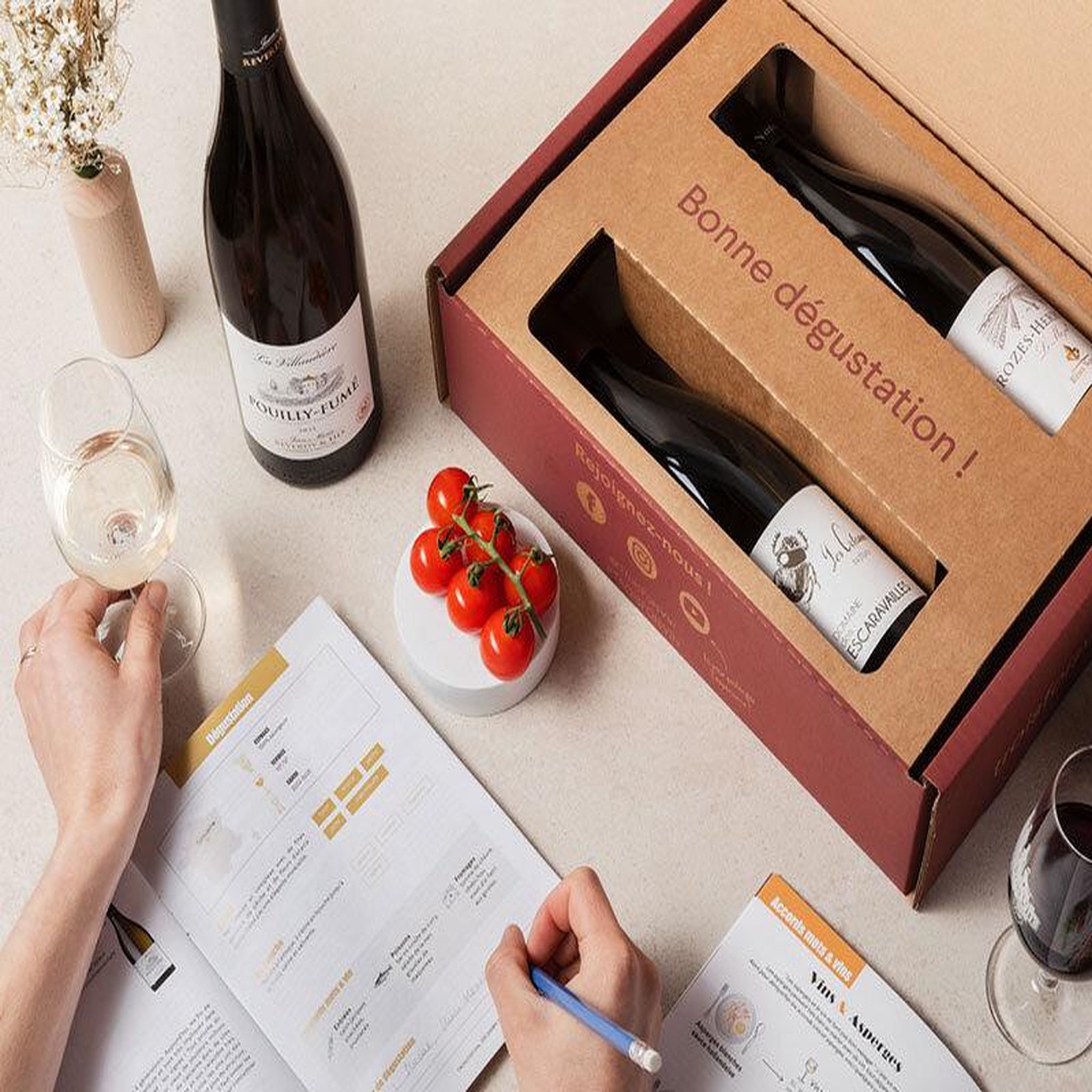 Voir la diapositive 4 : Smartbox Abonnement de 6 mois : 3 grands vins par mois et livret de dégustation - coffret cadeau gastronomie