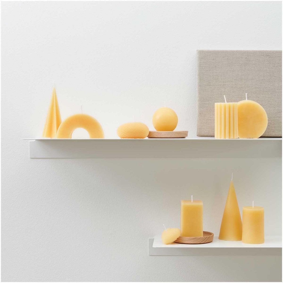 RICO DESIGN Cire d'abeille en pastilles 200 g