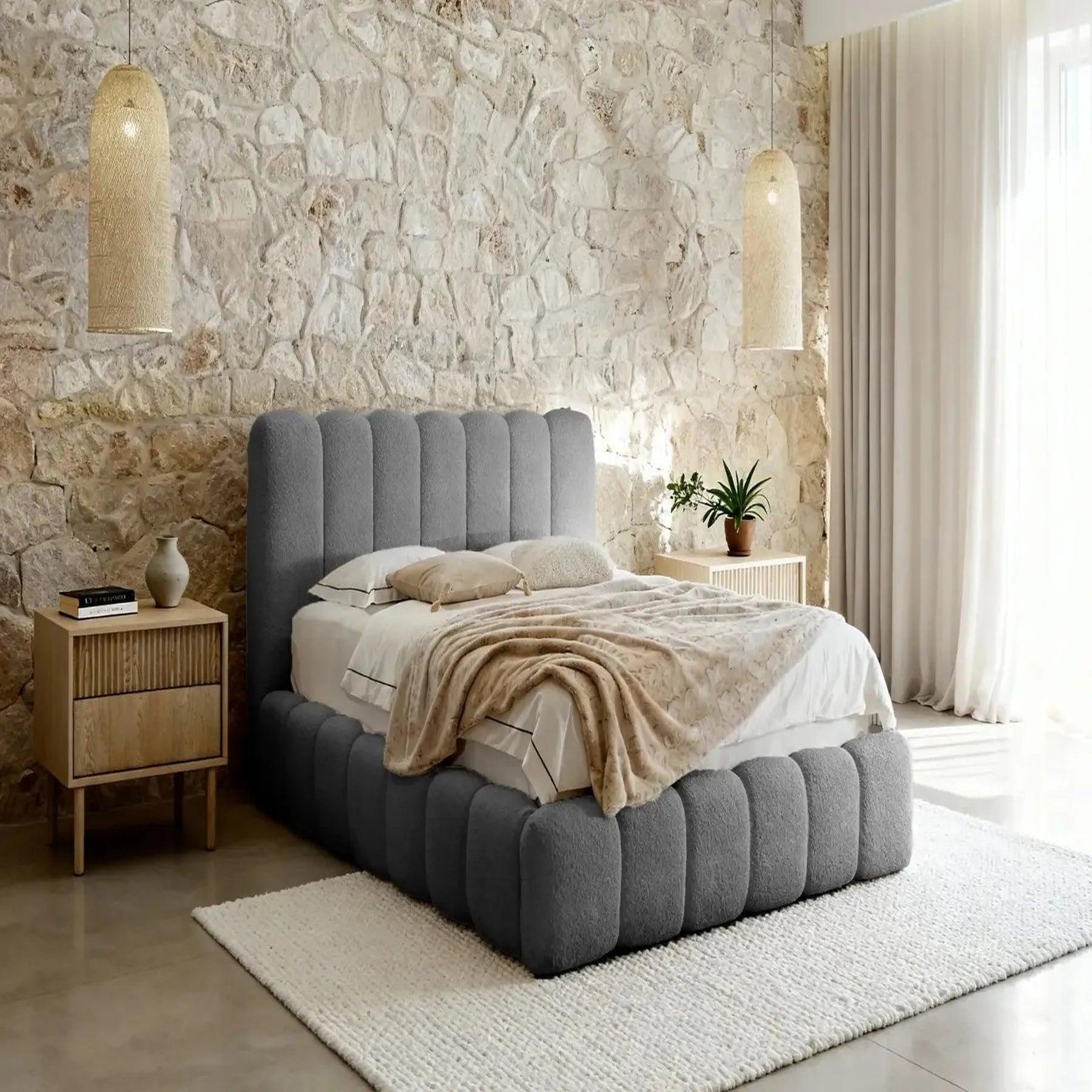 Voir la diapositive 2 : CASANOVA PARIS Garance - lit coffre tissu chenille