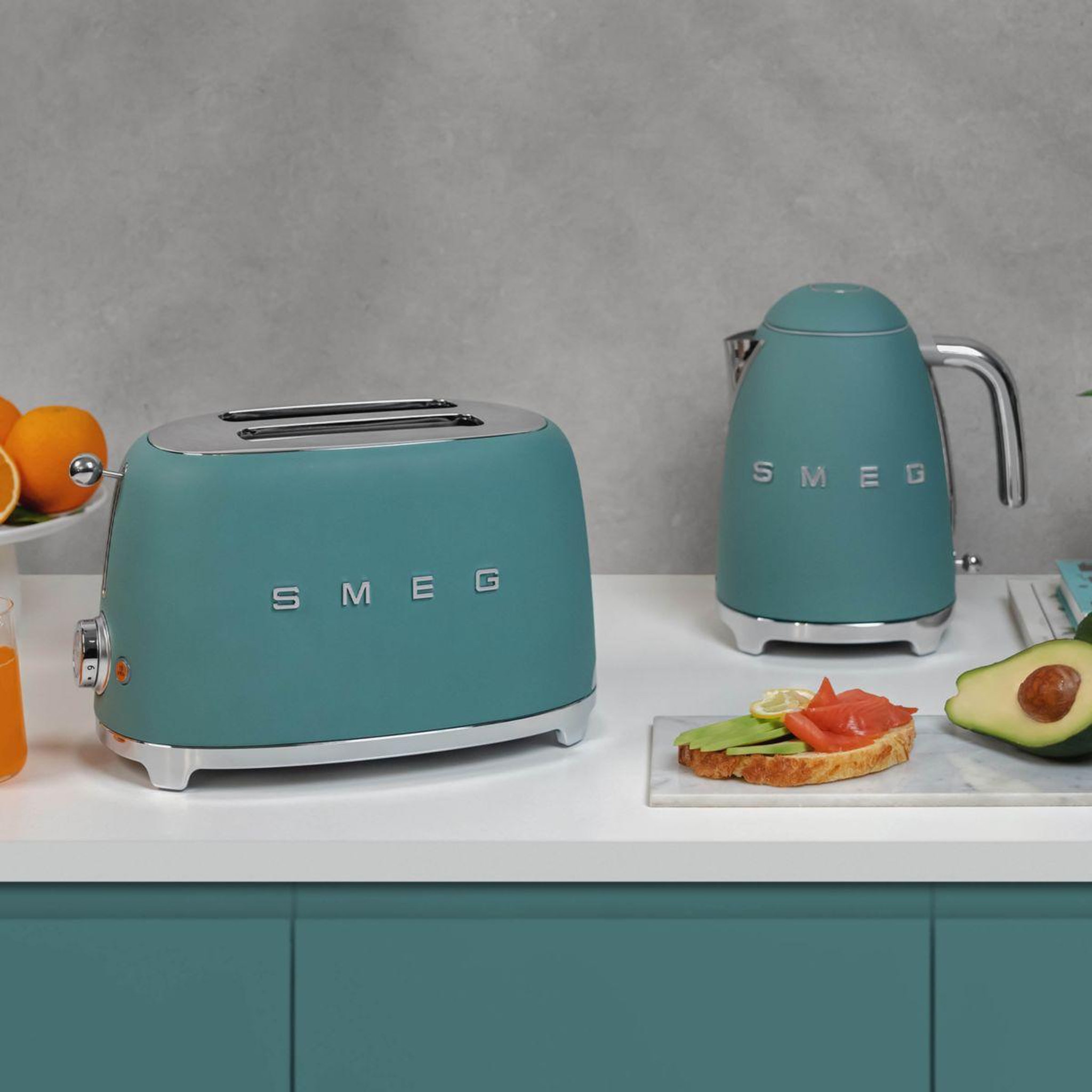 Voir la diapositive 4 : SMEG Bouilloire klf03egmeu vert émeraude