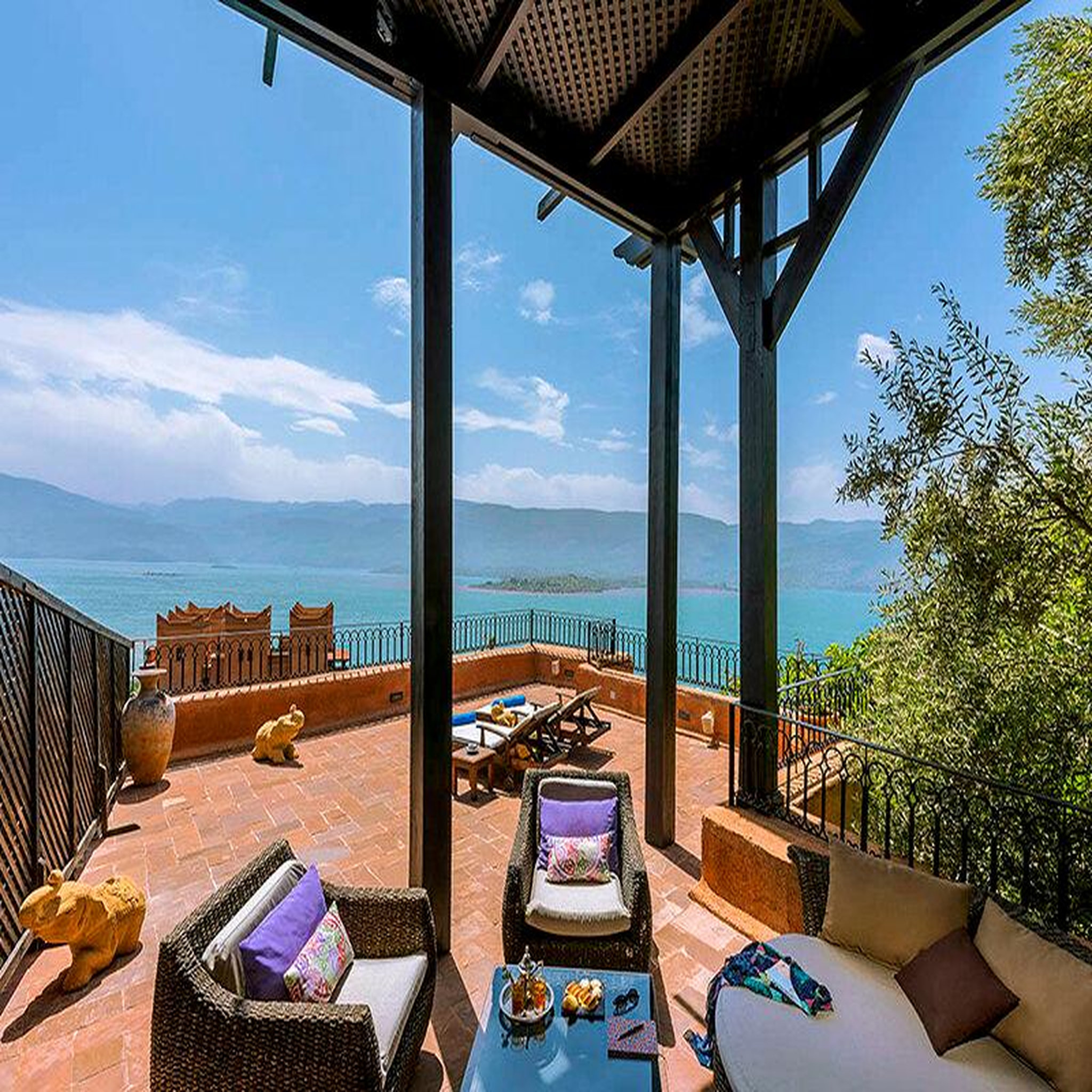 Voir la diapositive 5 : Smartbox 3 jours en hôtel 5* avec bateau, sauna et cocktail au maroc - coffret cadeau séjour
