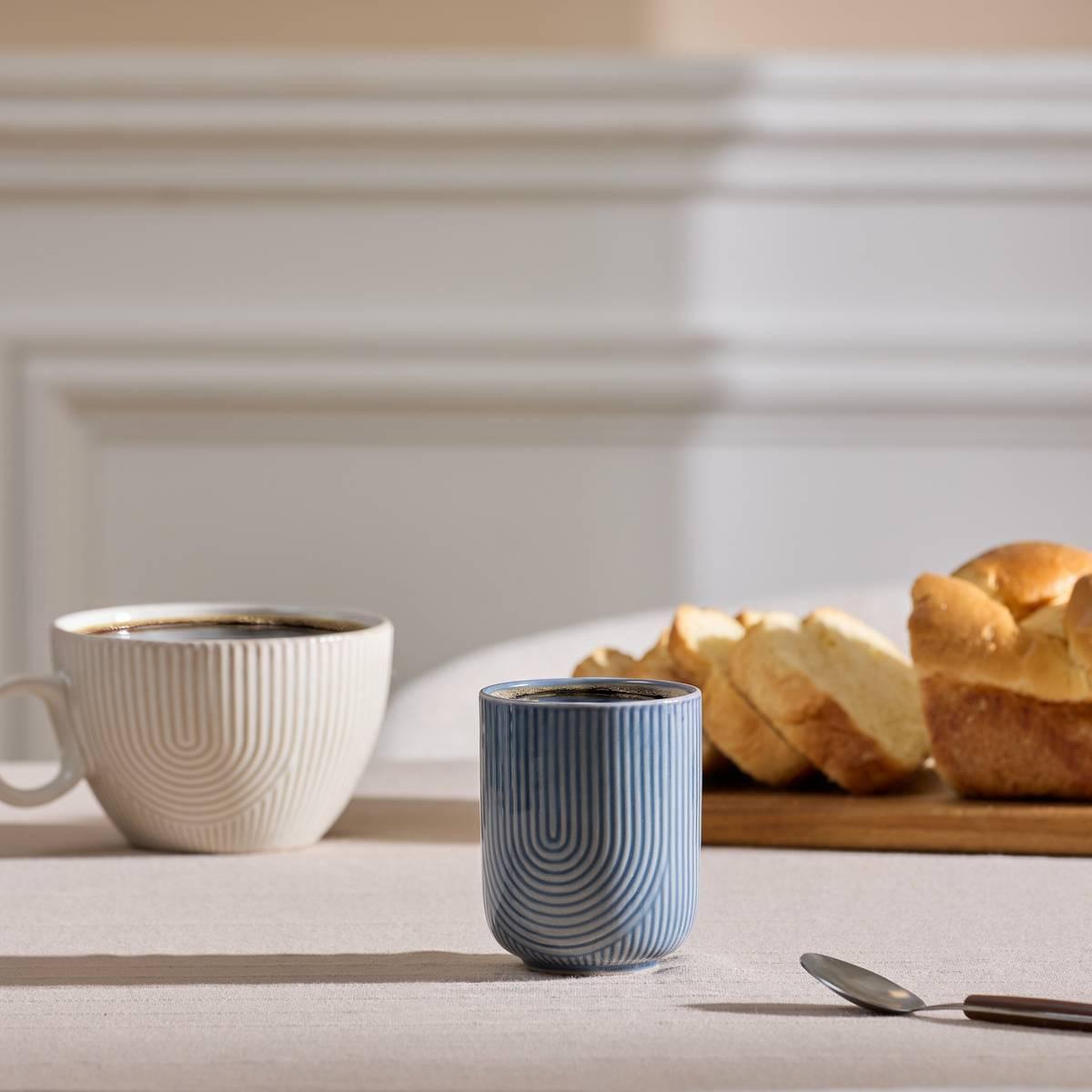 Voir la diapositive 3 : SECRET DE GOURMET Lot de 6 tasses en faïence  lya  20cl bleu