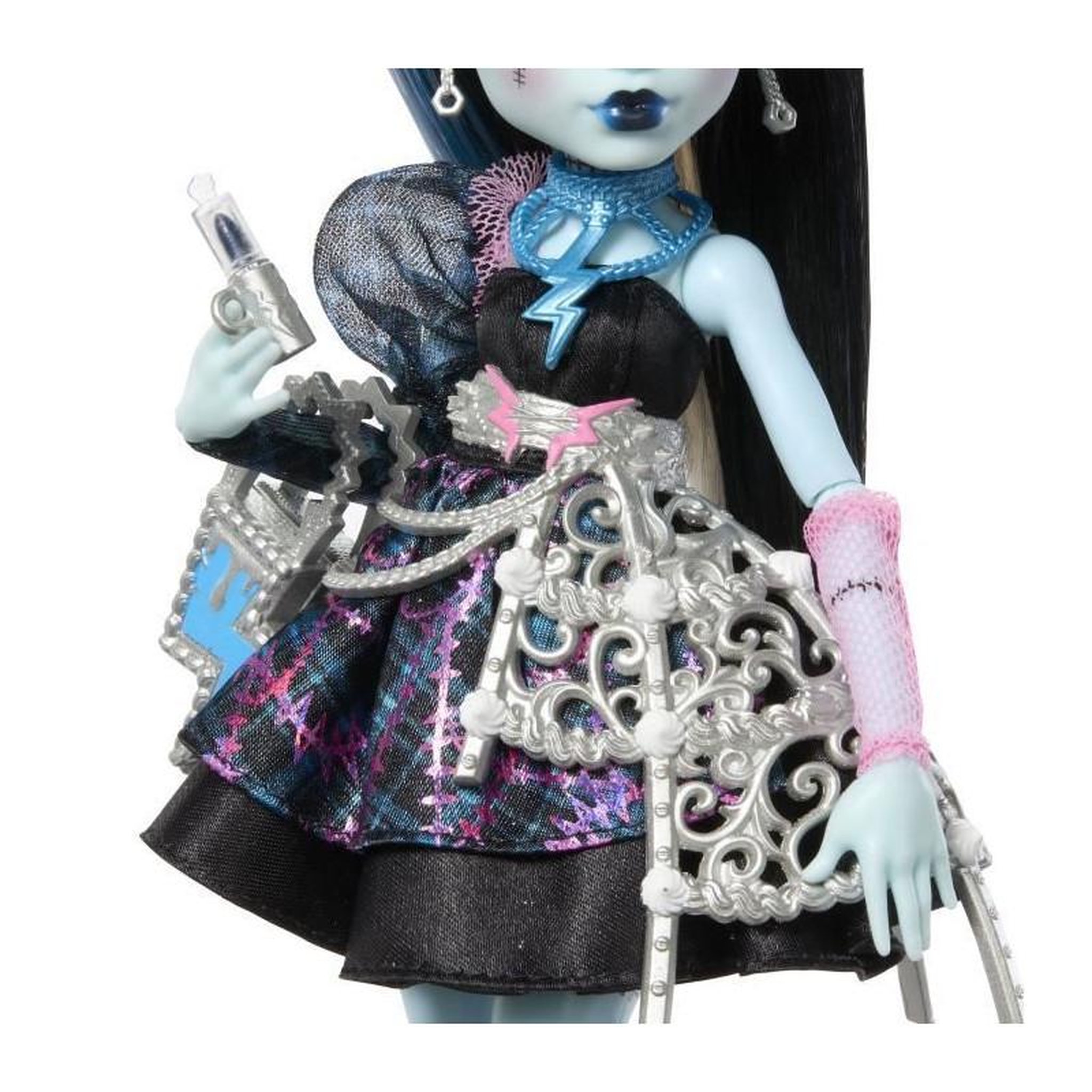 Voir la diapositive 4 : MATTEL Poupée Mattel Frankie Stein noire articulée