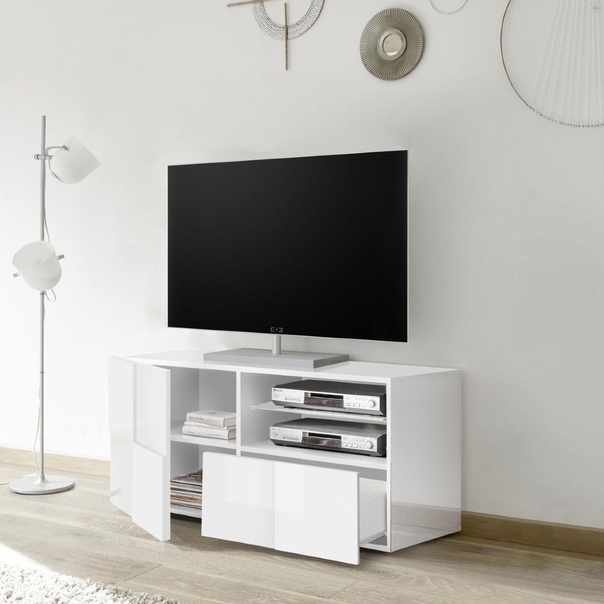 Voir la diapositive 3 : JLC KREATION Meuble tv design laqué blanc 120cm mado