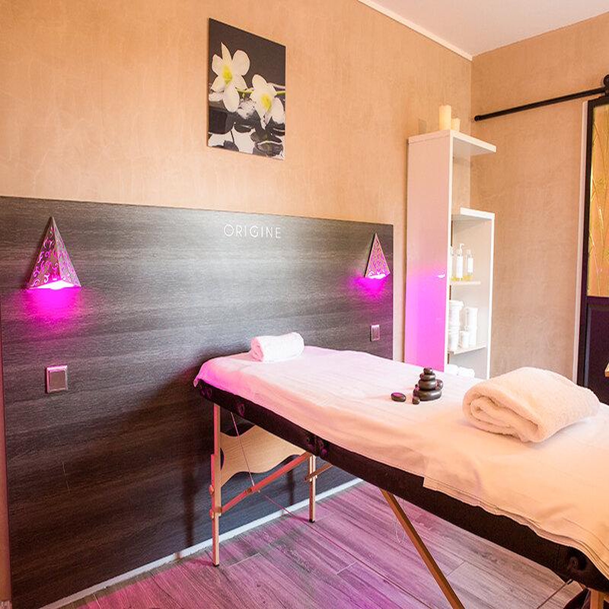 Voir la diapositive 2 : Smartbox Séjour détente de 2 jours avec dîner et spa près de valence - coffret cadeau séjour