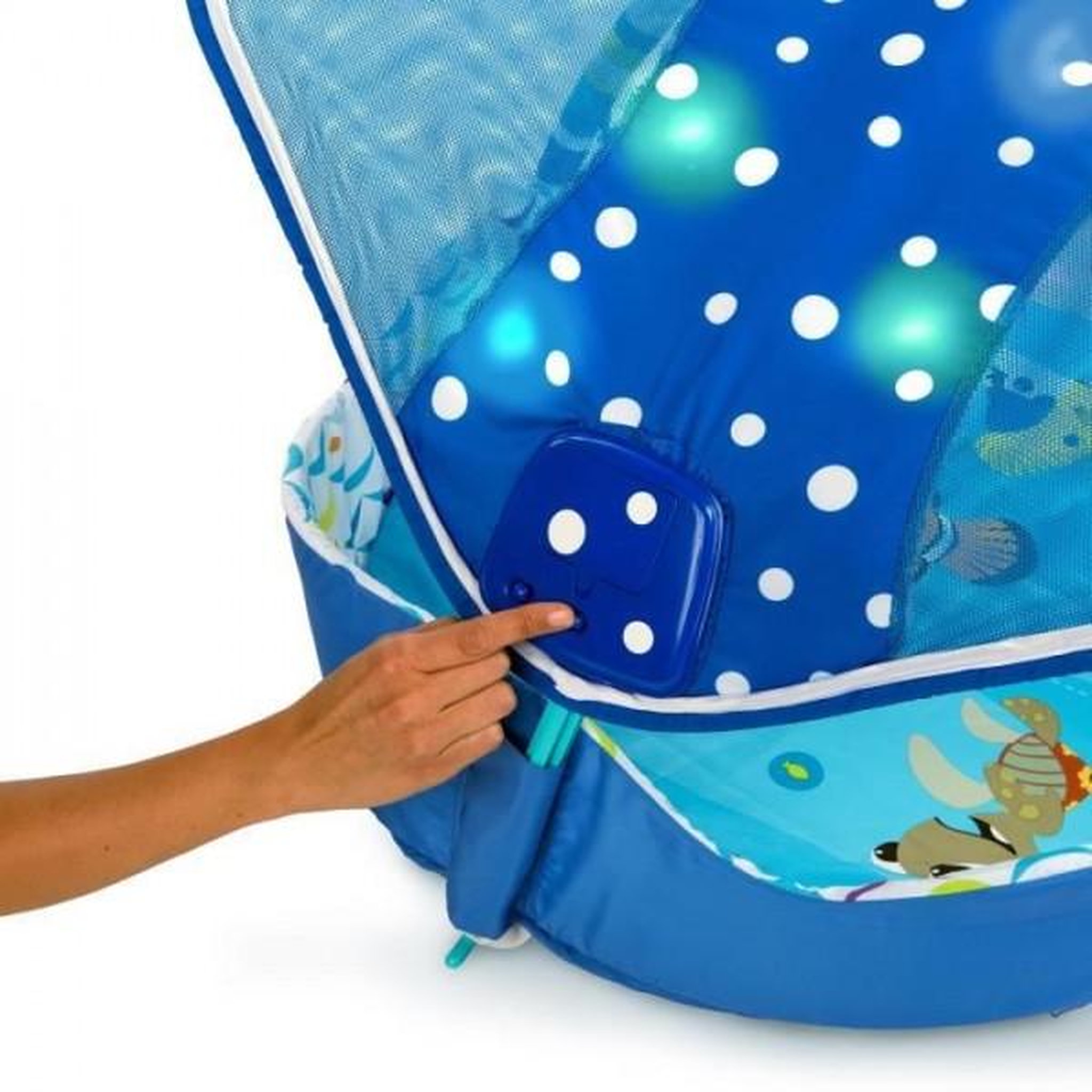 Voir la diapositive 4 : DISNEY DISNEY BABY Tapis de sol éveil bébé évolutif - Némo - Arche avec jouets sensoriels et musicaux, guirlande lumineuse, miroir