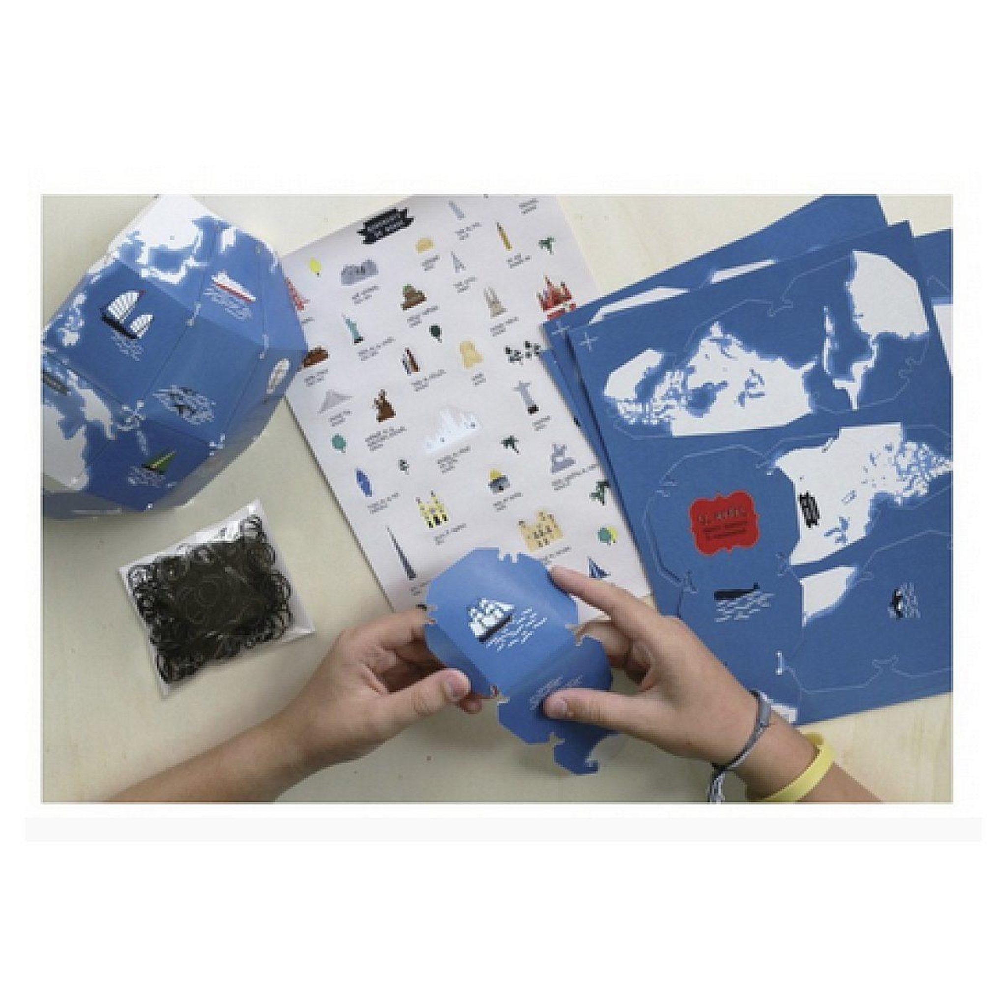 Voir la diapositive 2 : PIROUETTE CACAHOUETE Kit creatif globe terrestre -